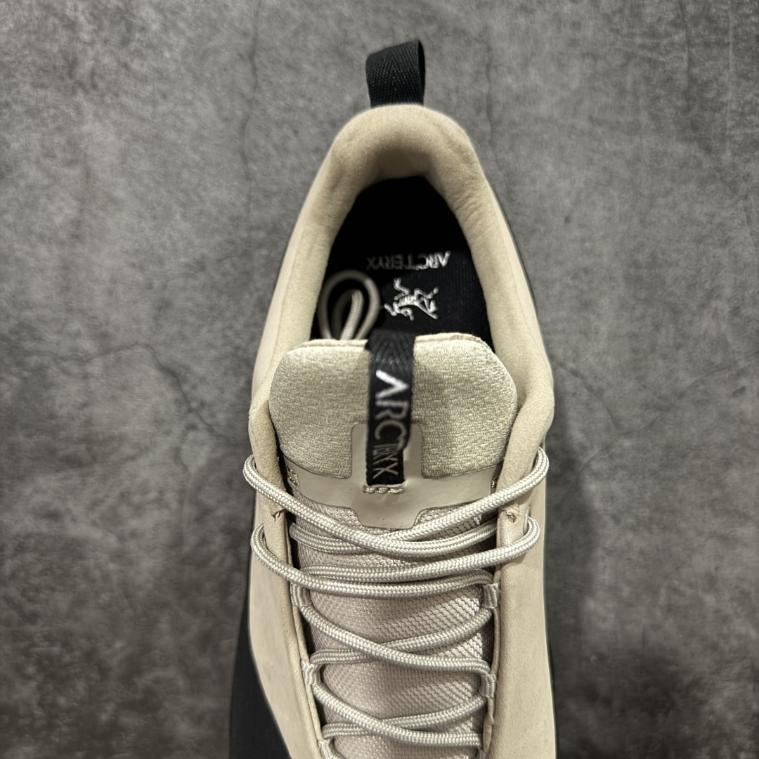 图片[8]-【莞产纯原】Arcteryx始祖鸟 Konseal Shoe 舒适 防滑耐磨透气支撑抓地 登山鞋 米黑 全鞋采用头层麂皮 耐磨防滑黄金V底 莞产高品质 区别市场通货 代购指定版本 原数据开发 不掉标 正确高频字体 鸟爪细节完美 区别市场公版货 错误字体货 中底带钢印上脚舒适轻便无负重感 四季百搭 始祖鸟 KONSEAL 轻量户外鞋，这双鞋，不仅仅可以穿着逛街上班，更可以穿着徒步旅游甚至攀岩！说实话，没多少人真的会去攀岩，经我们试穿，这双鞋，日常穿也是非常舒服轻便！搭配日常的衣服完全不违和！结构中底TPU底盘，保护双脚。配置3D模具保护双脚+一体化系带系统，鞋面防撕裂网布、TPU保护膜和牛巴革合成面料，喜欢放心入！这种类型的鞋子咱们家超难得遇到一次，喜欢一定不要错过 尺码：39-45-选品中心