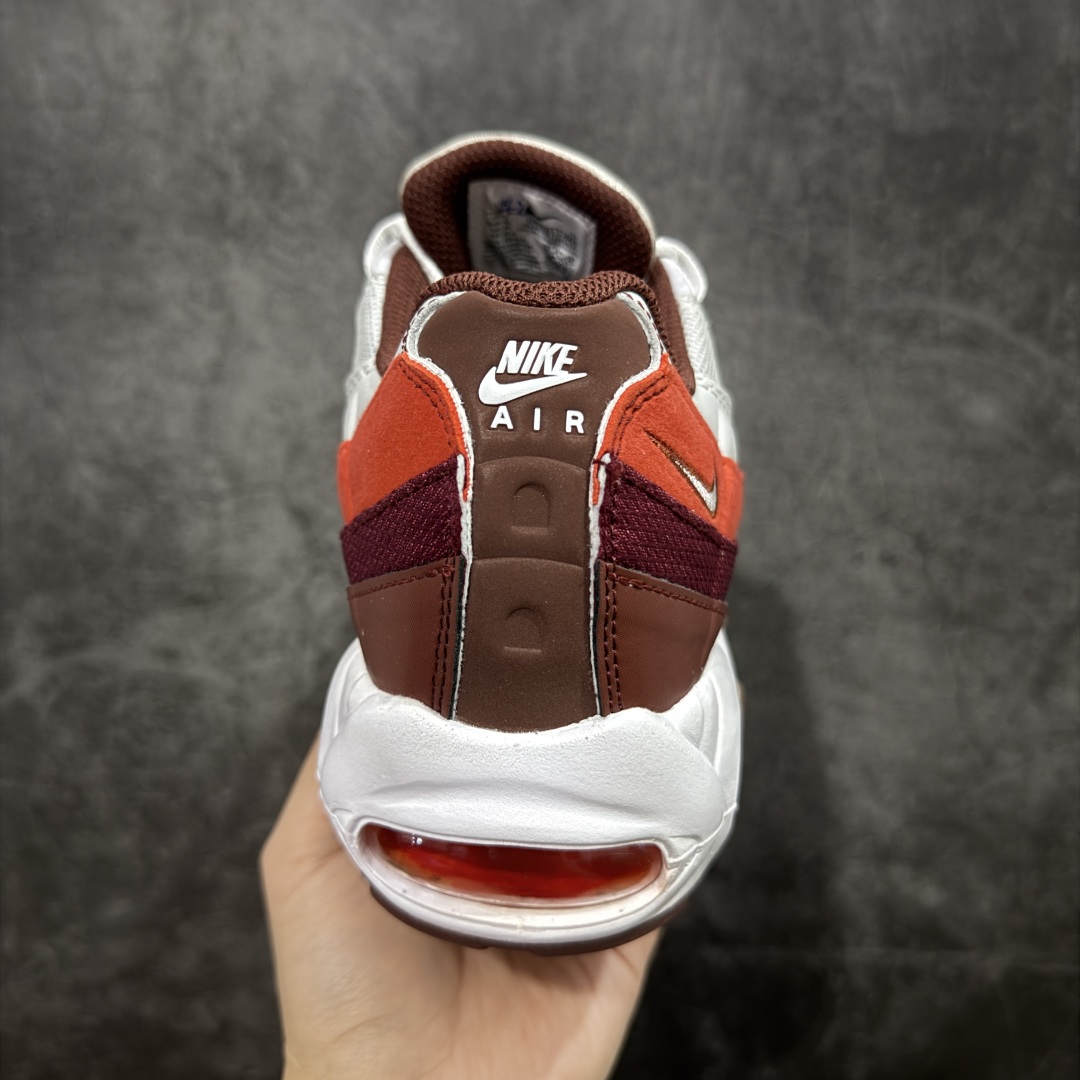 图片[4]-【PE版本】NK Air Max 95 OG 联名复古舒适气垫运动鞋 白红 DM0011-005 全部配色 原鞋开发生产 高度还原 一眼ZP既视感 男女鞋真标半码制 原楦原纸版数据开发 环保进口透气牛皮革材质 高弹EVA缓震中底组合开窗式Air气垫装置 外置防滑耐磨橡胶外底❗ 尺码： 40 40.5 41 42 42.5 43 44 44.5 45 46 47.5-选品中心