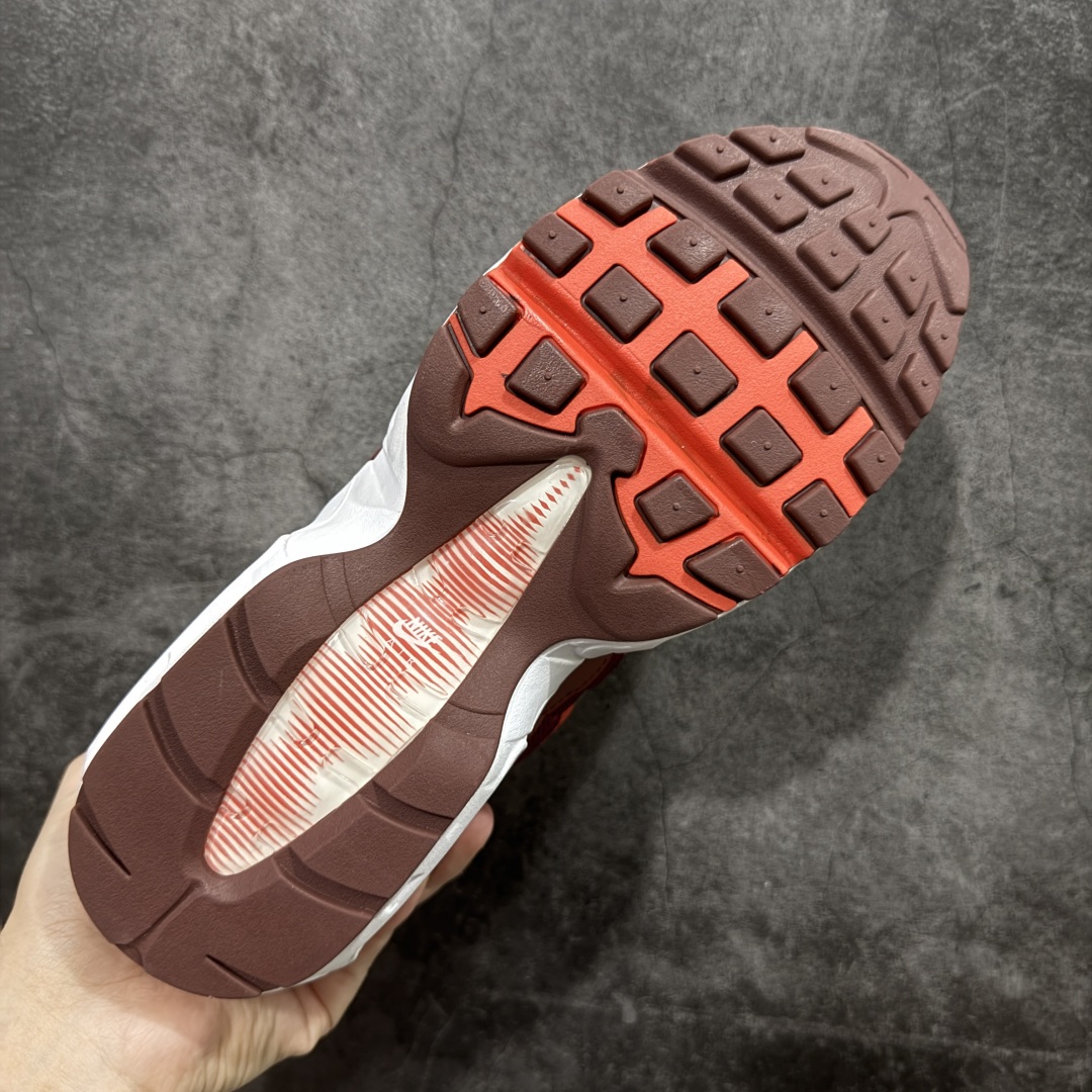 图片[9]-【PE版本】NK Air Max 95 OG 联名复古舒适气垫运动鞋 白红 DM0011-005 全部配色 原鞋开发生产 高度还原 一眼ZP既视感 男女鞋真标半码制 原楦原纸版数据开发 环保进口透气牛皮革材质 高弹EVA缓震中底组合开窗式Air气垫装置 外置防滑耐磨橡胶外底❗ 尺码： 40 40.5 41 42 42.5 43 44 44.5 45 46 47.5-选品中心