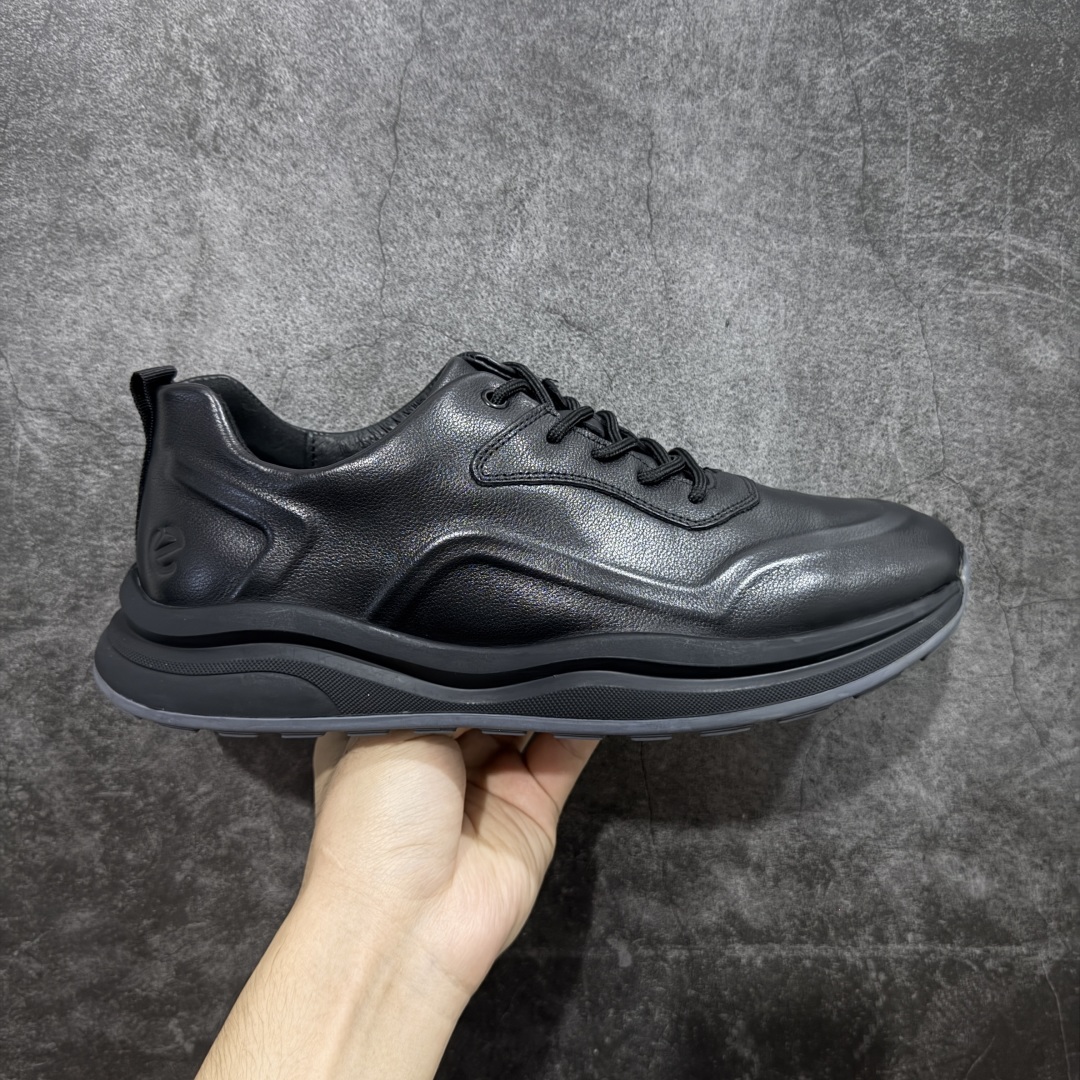 【广东纯原版本】Ecco/爱步 Biom Aex M 皮面系列25新款 舒适百搭时尚运动健步鞋 经典和现代工艺品质融合 精选意大利小牛皮面料 舒适性相当不错 版型楦型非常到位上脚 专柜热销款 独有鞋型设计 特有Logo车边 特别有型 北欧风格 舒适 休闲保暖 超弹性 耐磨 减震 按摩大底(PU+TPU 组合）经典潮流 随意搭配 尺码：39 40 41 42 43 44 （标准码）-选品中心