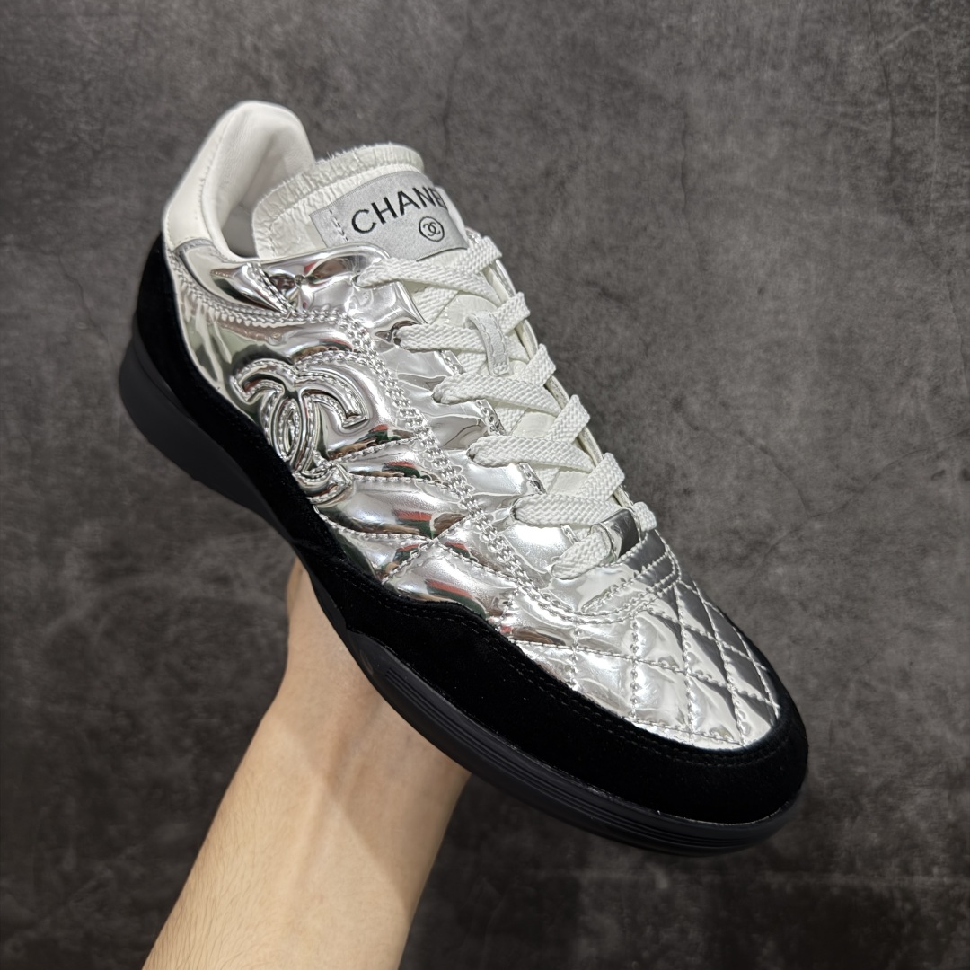 图片[3]-【莞产礼盒版本】Chanel 香奈儿最新菱格小球鞋 新款棒球鞋 莞产顶级纯原 官方最新花纹礼盒顶级包装官方同步 四季百搭 coco女孩必入 隐藏款网球鞋 秀气高级好看 非常舒适！ 鞋面原版定制胎牛油皮 牛反绒 原版进口透气绒布 小羊皮内里 原版开模碎钉钉橡胶 原厂TPU组合大底 尺码：35 36 37 38 39 40-选品中心