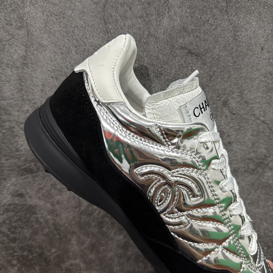 图片[7]-【莞产礼盒版本】Chanel 香奈儿最新菱格小球鞋 新款棒球鞋 莞产顶级纯原 官方最新花纹礼盒顶级包装官方同步 四季百搭 coco女孩必入 隐藏款网球鞋 秀气高级好看 非常舒适！ 鞋面原版定制胎牛油皮 牛反绒 原版进口透气绒布 小羊皮内里 原版开模碎钉钉橡胶 原厂TPU组合大底 尺码：35 36 37 38 39 40-选品中心