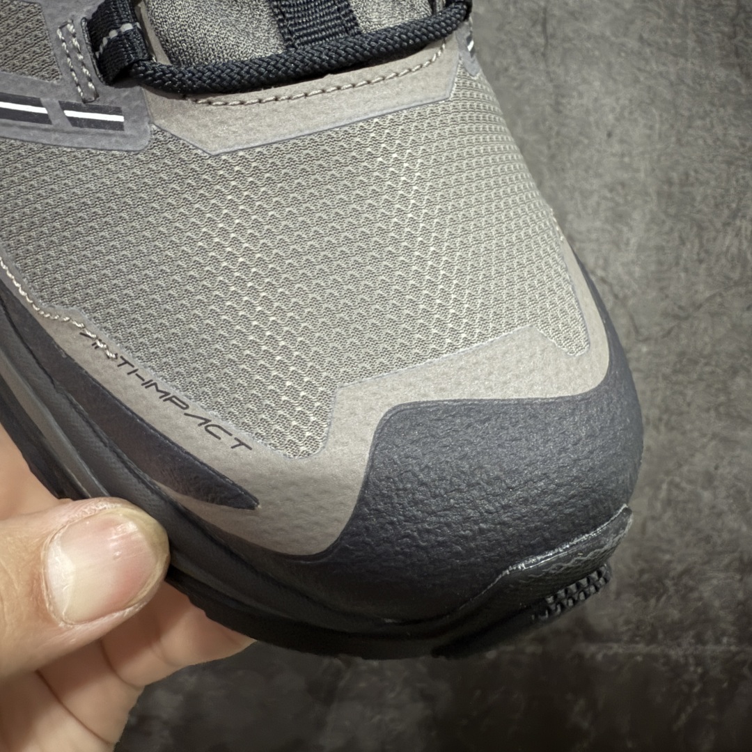 图片[5]-【GX纯原】凯乐石KAILAS 远征5 FLT 舒适简约经典登山 防滑耐磨防水 低帮 徒步鞋 市面唯一正确防泼水防水面料 正确防水内里布 真正做到内外防水 区别市场假防水 鞋面材质：运用耐磨防砂网布，能防止沙石进入鞋内，同时具备良好的透气性，可让脚部保持干爽。 \\t鞋底性能：搭载Vibram防滑耐磨大底，有出色的抓地力，仿鲨齿纹路设计，能应对各种复杂路面；鞋底还能提供良好的稳定性和支撑力，减少脚部疲劳。 \\t防水技术：采用FILTERTEC防水透气技术，防水指数高达8000mm H₂O，能有效防止雨水渗透，同时能保持脚面干爽。 \\t细节设计：鞋头采用橡胶防撞包边，保护脚趾免受伤害；鞋舌一体式设计，防止碎石泥沙进入；采用亚洲人脚型鞋楦设计，配合中腰包裹，提高舒适性。 适用场景：适合多日或单日轻装徒步，也可用于城市通勤，是一双兼顾户外与日常穿着的多功能鞋子。 尺码：40 41.5 42 42.5 43 44 44.5 45（女码第二轮出货）-选品中心