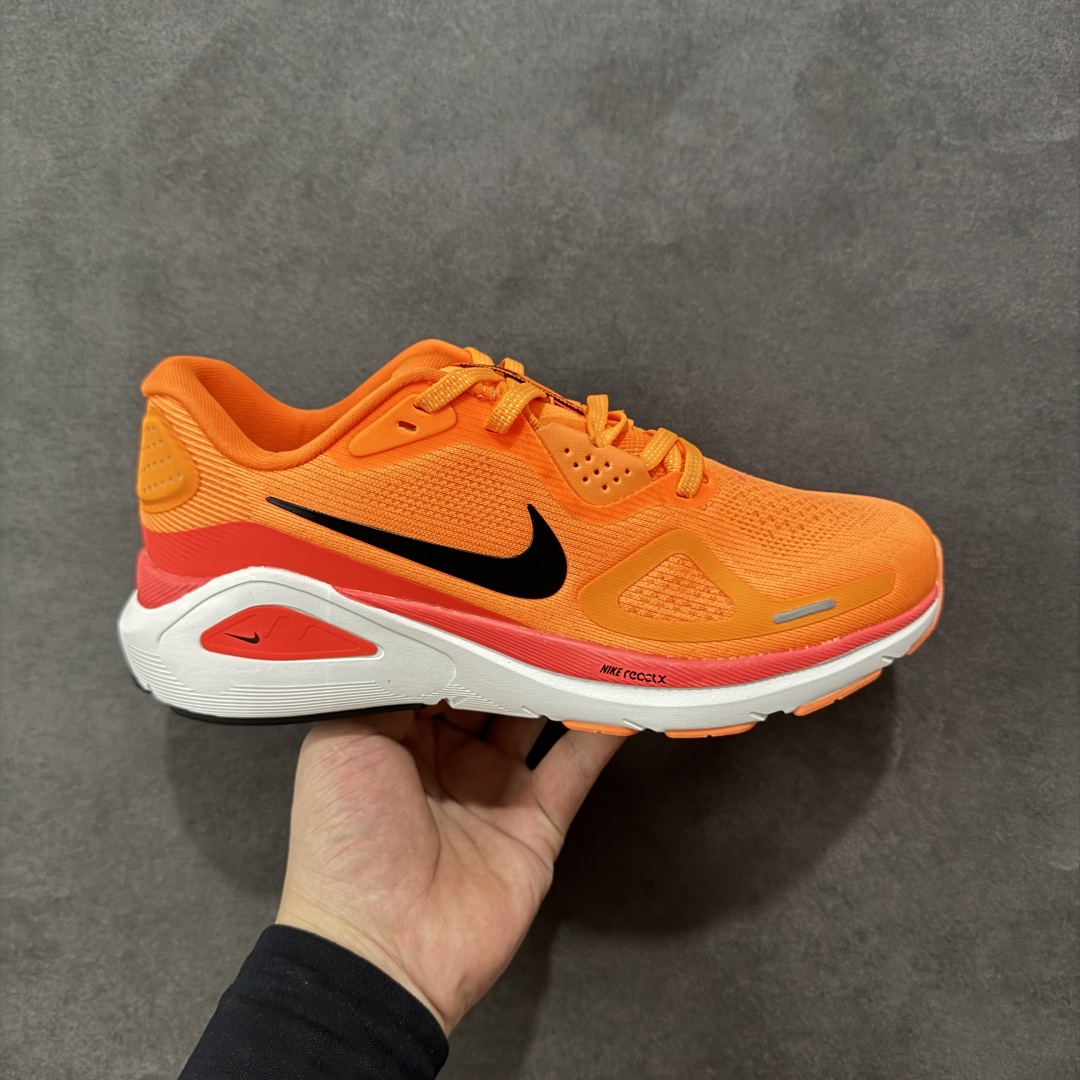 【公司级】Nike Air Zoom Structure 26轻量跑鞋 鞋面采用透气工程网眼材质制作，鞋身整体轻盈舒适透气,鞋子颜色以玫红色为主色调！耐克Logo以黑色搭配，整体颜色非常协调，简约风格，让日穿的穿搭更时尚。前掌搭载Air Zoom气垫，中底采用泡棉减震科技 货号：HJ1101-800 尺码：36 36.5 37.5 38 38.5 39 40 40.5 41 42 42.5 43 44 45 编码：YBB220230-选品中心