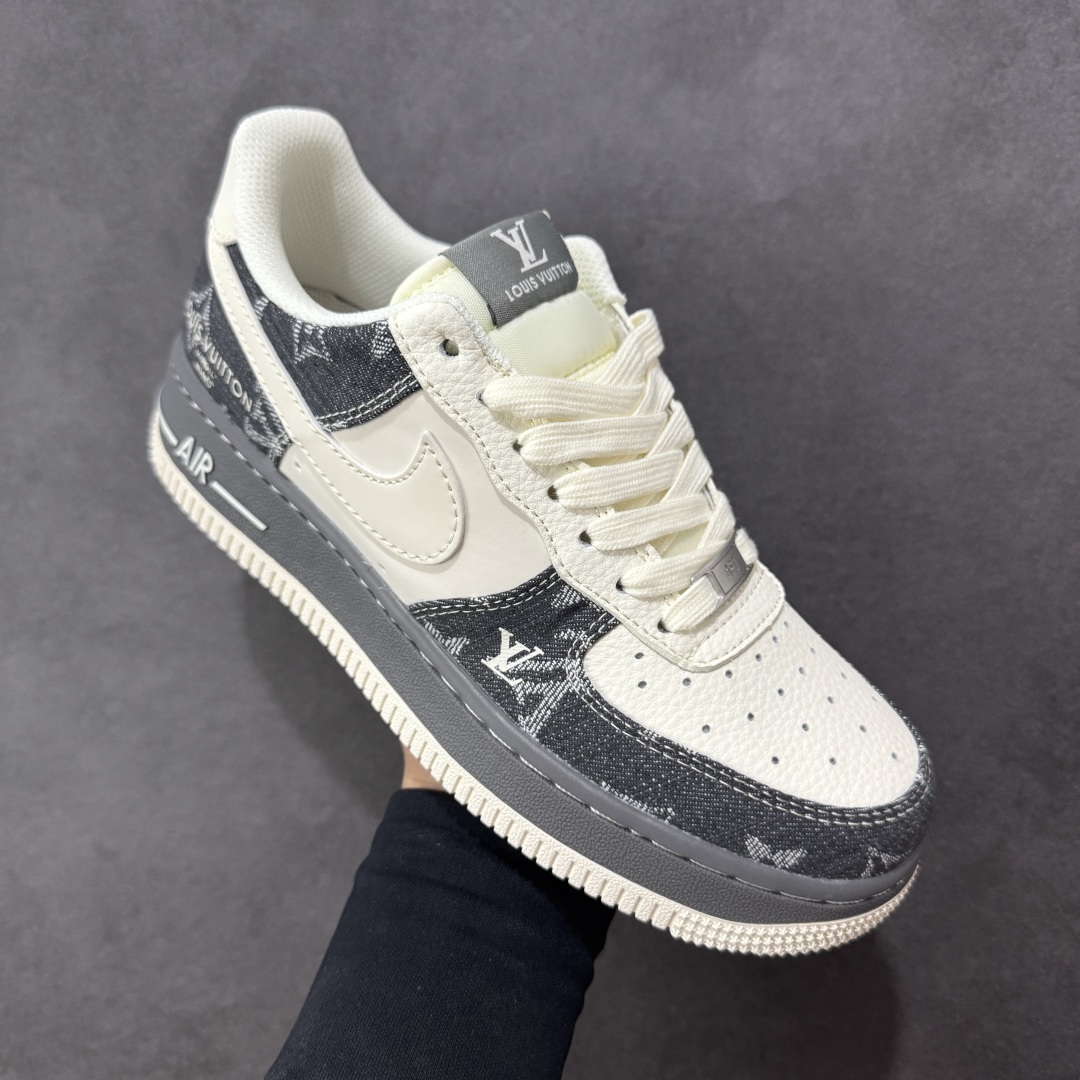 图片[3]-【定制版】NIke Air Force 107 Low “LV联名——米黑牛仔布”空军一号 低帮 运动鞋 休闲鞋 折边针车 工艺难度大 原楦头原纸板 原装鞋盒 定制五金配件 内置全掌气垫 原厂鞋底 货号：SM6668-110 尺码：36 36.5 37.5 38 38.5 39 40 40.5 41 42 42.5 43 44 44.5 45-选品中心