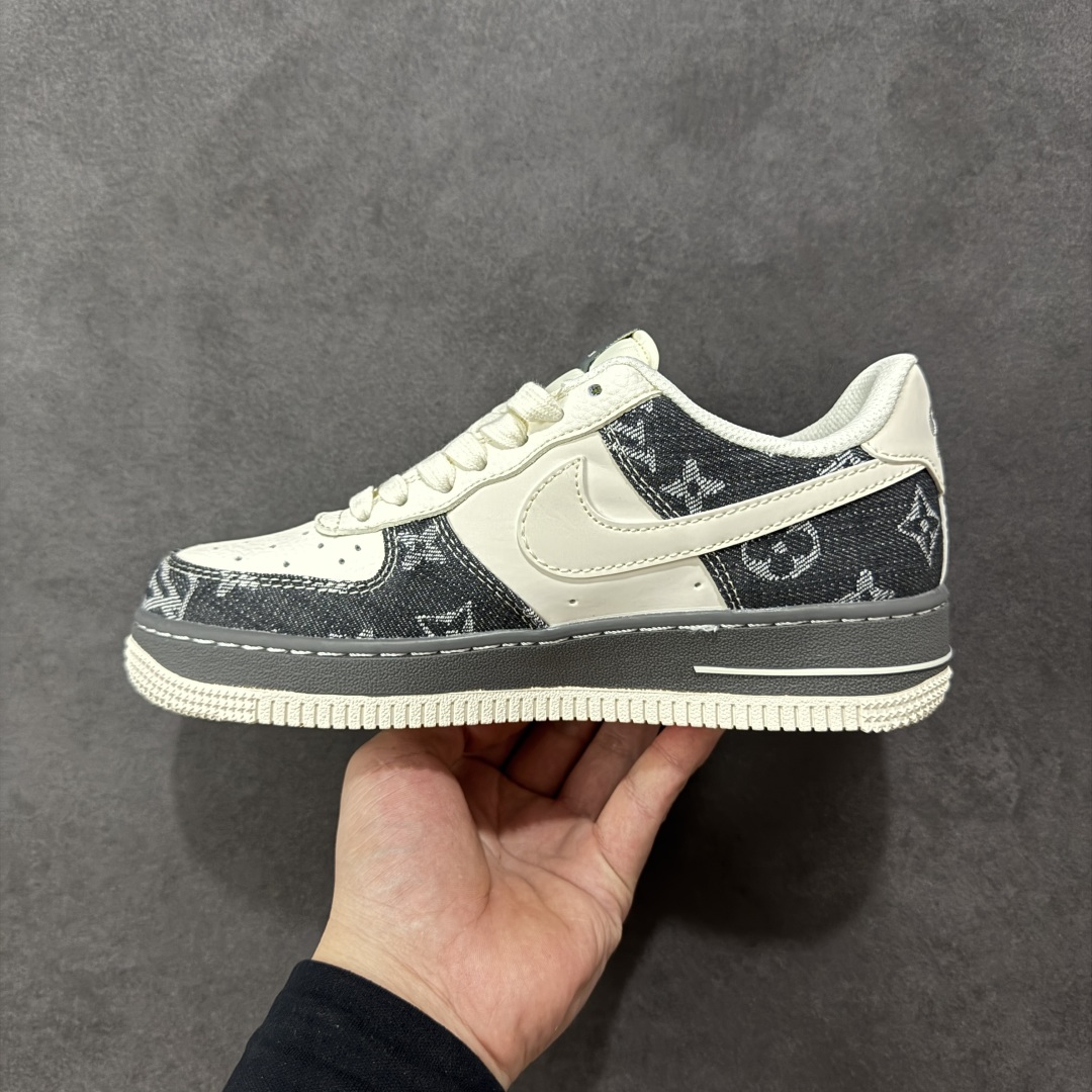 图片[2]-【定制版】NIke Air Force 107 Low “LV联名——米黑牛仔布”空军一号 低帮 运动鞋 休闲鞋 折边针车 工艺难度大 原楦头原纸板 原装鞋盒 定制五金配件 内置全掌气垫 原厂鞋底 货号：SM6668-110 尺码：36 36.5 37.5 38 38.5 39 40 40.5 41 42 42.5 43 44 44.5 45-选品中心