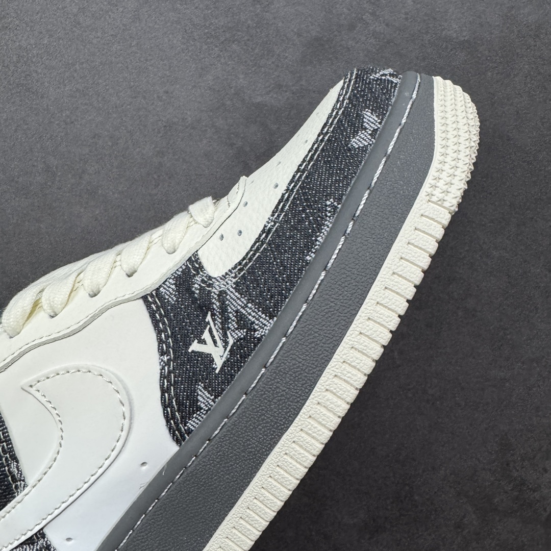 图片[5]-【定制版】NIke Air Force 107 Low “LV联名——米黑牛仔布”空军一号 低帮 运动鞋 休闲鞋 折边针车 工艺难度大 原楦头原纸板 原装鞋盒 定制五金配件 内置全掌气垫 原厂鞋底 货号：SM6668-110 尺码：36 36.5 37.5 38 38.5 39 40 40.5 41 42 42.5 43 44 44.5 45-选品中心