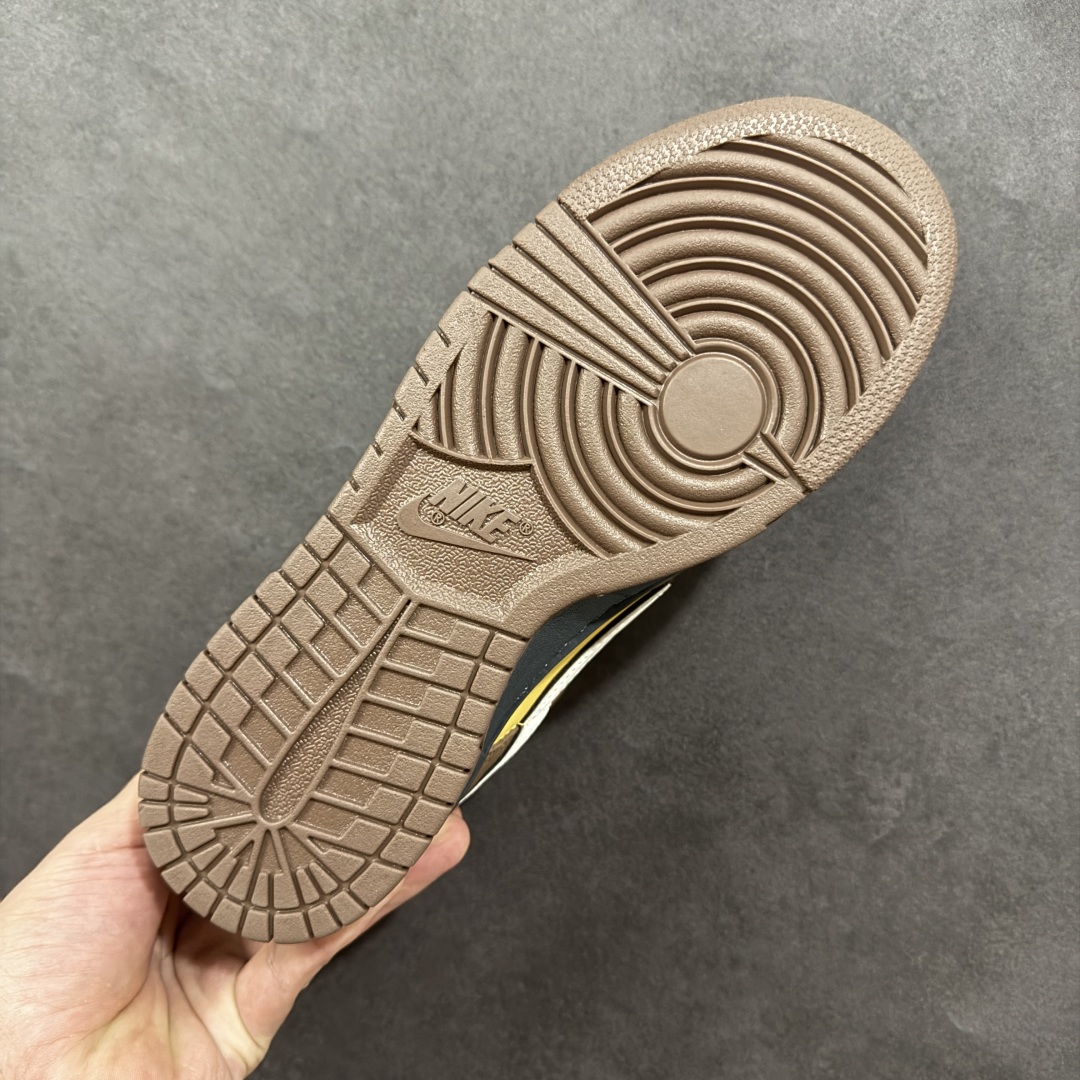 图片[9]-【定制版】Nike SB Dunk Low “古驰联名——双拼绿白勾” 高端定制 低帮休闲板鞋 定制鞋盒 大厂纯原品质出货 超高清洁度 皮料切割干净无任何毛边 细节完美 货号：DJ1988-001 尺码：36 36.5 37.5 38 38.5 39 40 40.5 41 42 42.5 43 44 44.5 45-选品中心