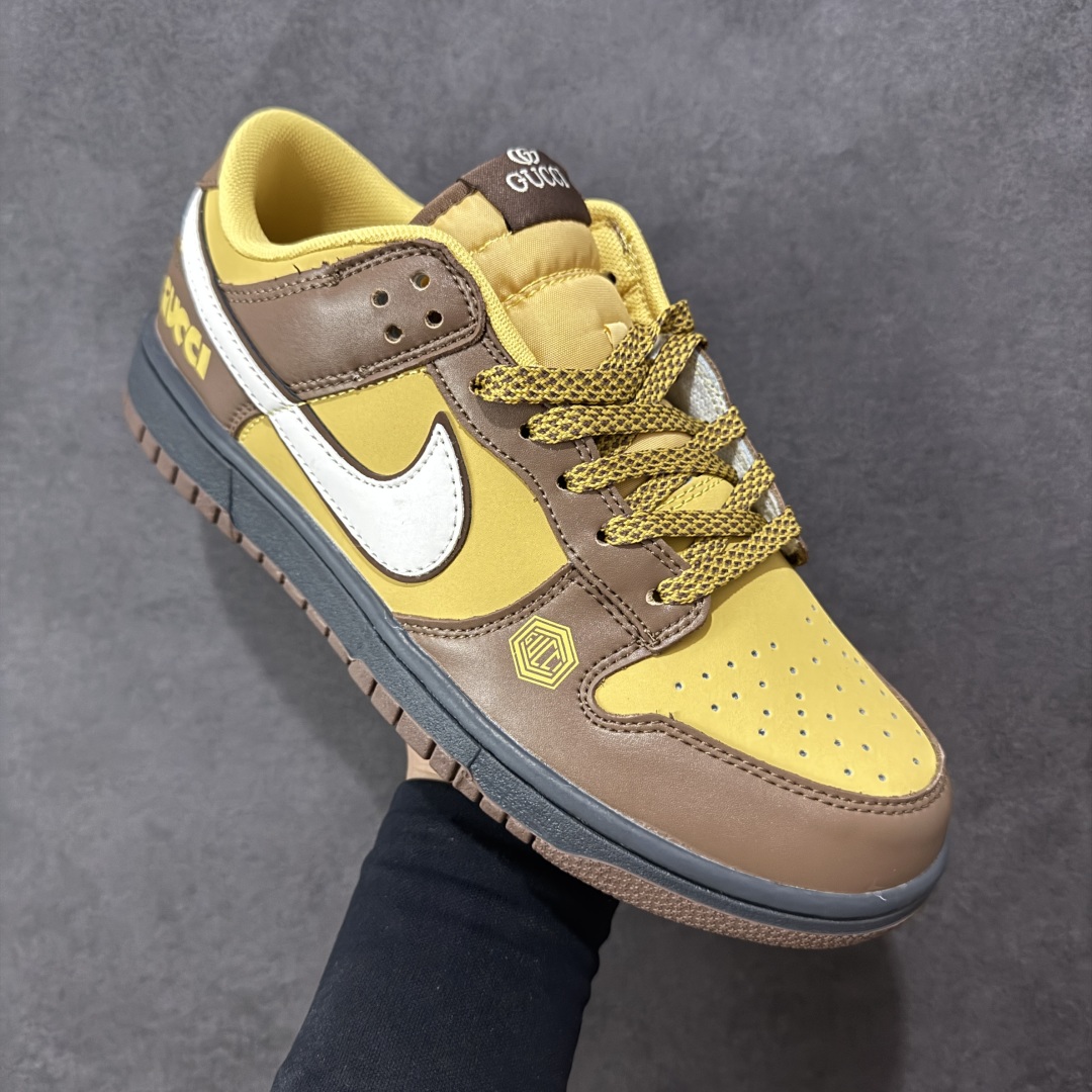 图片[3]-【定制版】Nike SB Dunk Low “古驰联名——双拼绿白勾” 高端定制 低帮休闲板鞋 定制鞋盒 大厂纯原品质出货 超高清洁度 皮料切割干净无任何毛边 细节完美 货号：DJ1988-001 尺码：36 36.5 37.5 38 38.5 39 40 40.5 41 42 42.5 43 44 44.5 45-选品中心
