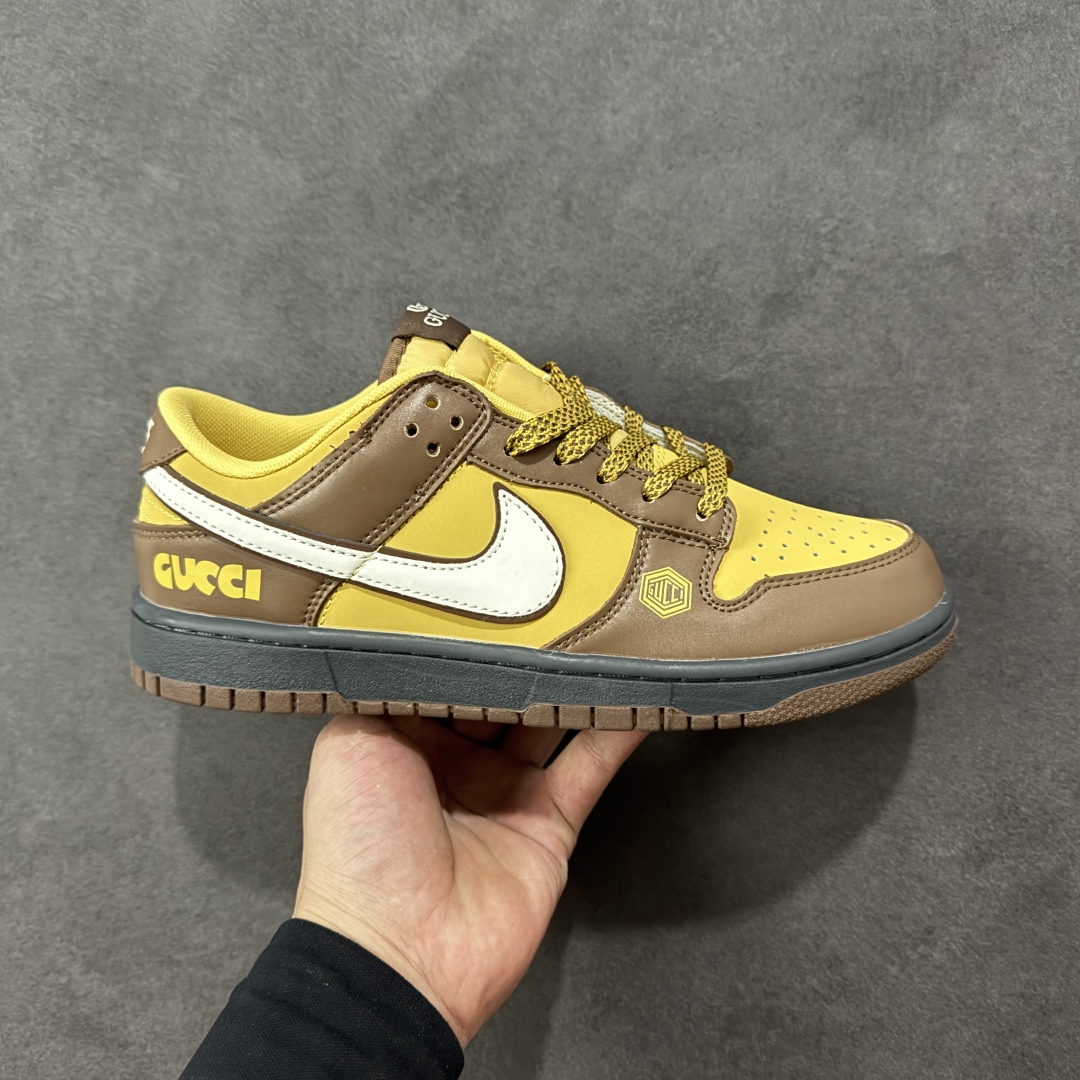 【定制版】Nike SB Dunk Low “古驰联名——双拼绿白勾” 高端定制 低帮休闲板鞋 定制鞋盒 大厂纯原品质出货 超高清洁度 皮料切割干净无任何毛边 细节完美 货号：DJ1988-001 尺码：36 36.5 37.5 38 38.5 39 40 40.5 41 42 42.5 43 44 44.5 45-选品中心