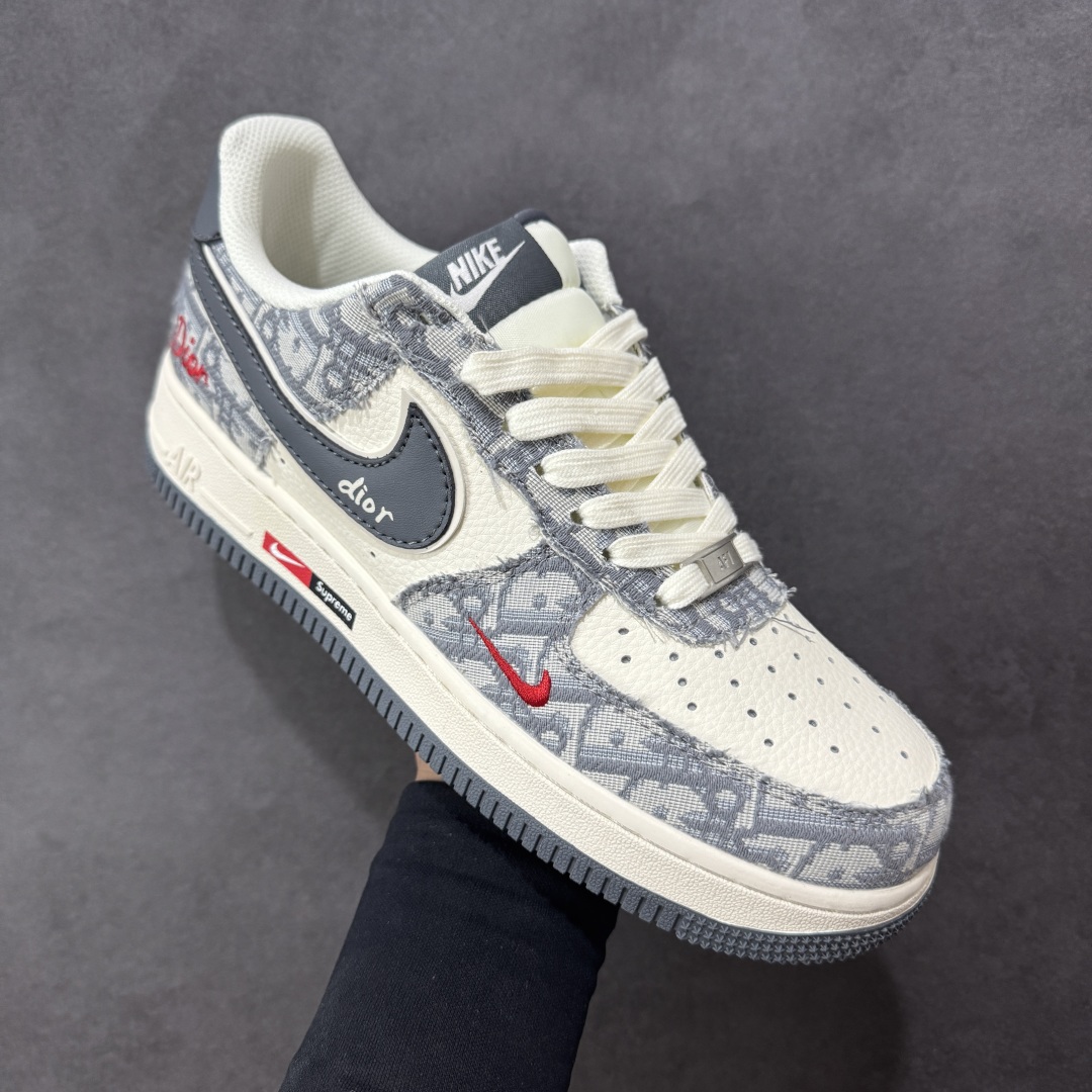 图片[3]-【公司级】Nike Air Force 1 \’07 Low “迪奥联名——花纹米灰红”空军一号 高端定制 低帮 运动鞋 休闲鞋 折边针车 工艺难度大 原楦头原纸板 原装鞋盒 定制五金配件 内置全掌气垫 原厂鞋底 货号：MZ9588-807 尺码：36 36.5 37.5 38 38.5 39 40 40.5 41 42 42.5 43 44 44.5 45 编码：HXSB310320-选品中心