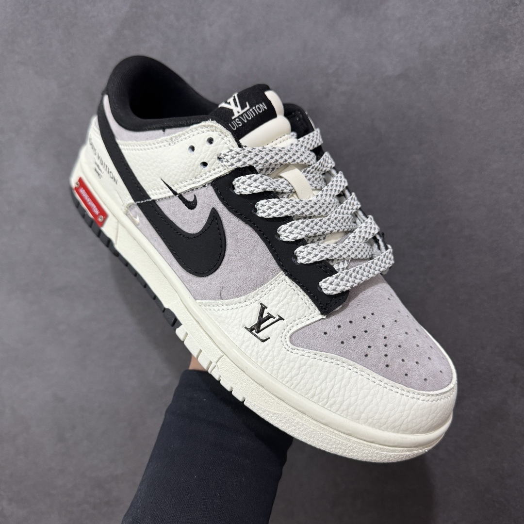 图片[3]-【定制版】Nike SB Dunk Low“LV联名——白灰黑” 高端定制 低帮休闲板鞋 定制鞋盒 Ortholite鞋垫透气防臭 大厂纯原品质出货 超高清洁度 皮料切割干净无任何毛边 细节完美 货号：YF9511-904 尺码： 36 36.5 37.5 38 38.5 39 40 40.5 41 42 42.5 43 44 44.5 45-选品中心