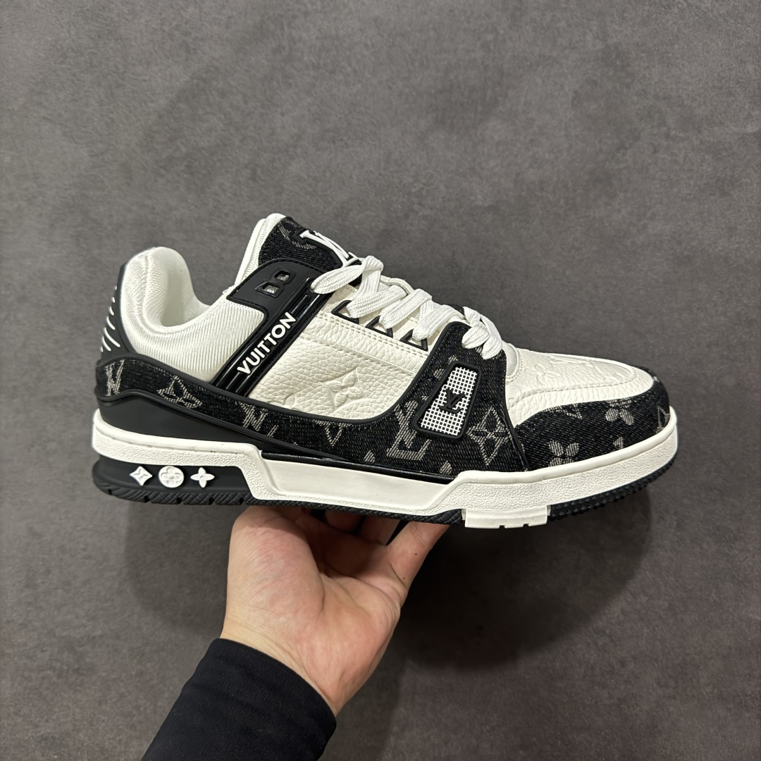 【GQ福利】LV Trainer 系列 经典低帮系带休闲运动百搭板鞋 原包装 原产高性价比 采用皮革鞋面材质 内里小羊皮打造及去味海玻璃脚垫，空胶工艺，外置耐磨橡胶大底 外贸客订回流 白菜价跑量 尺码：36-46-选品中心