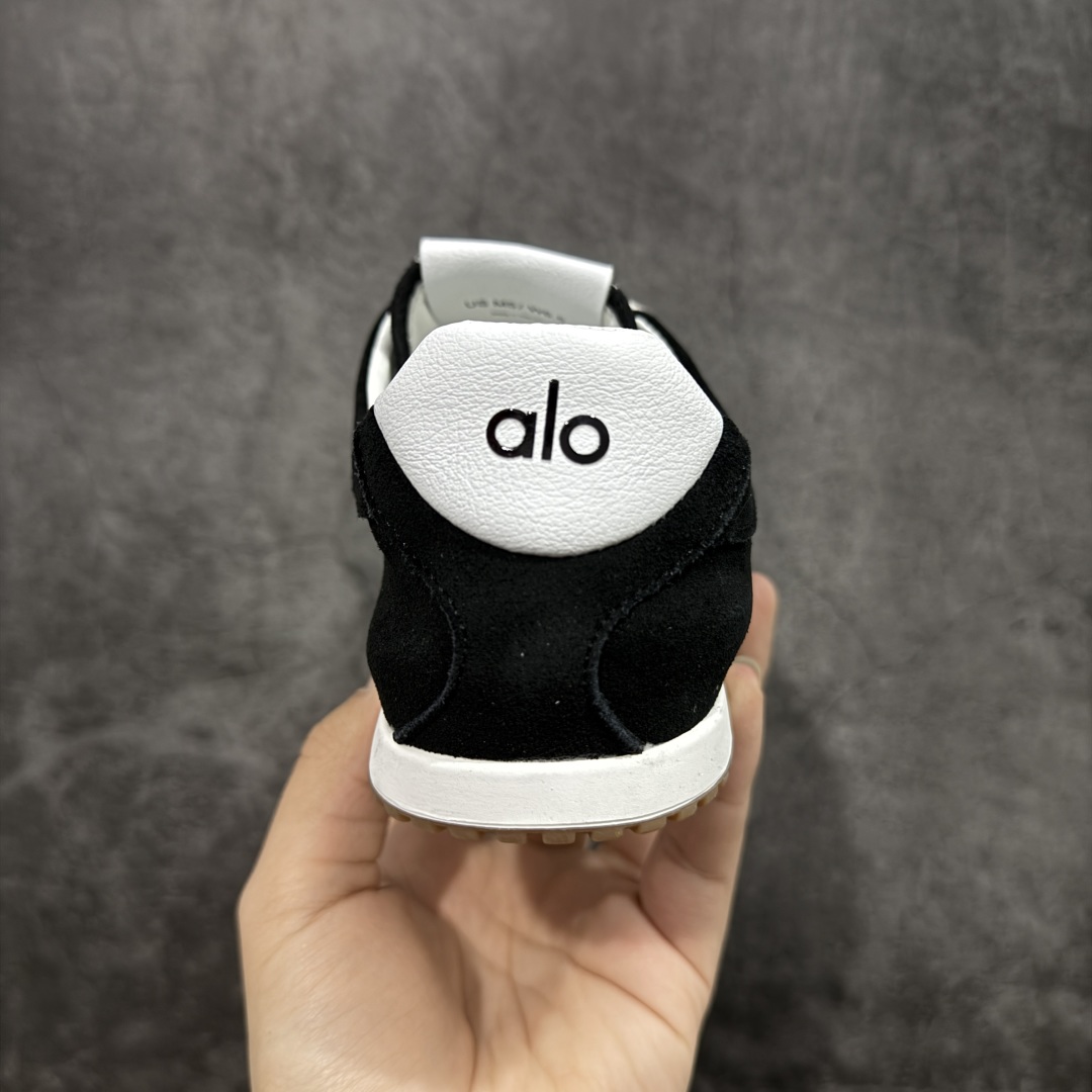 图片[4]-【Top版本】Alo yoga Sunset 舒适生活休闲鞋 原材料 版型完美 高品质 品牌故事Alo Yoga于2007年创立于洛杉矶，意在传播有意识的运动，同时激发人们的健康识与创造力。品牌的核心理念在于制作能够带来完美体验的瑜伽服饰与功能性单品，让有意识的运动融入并改变生活。Alo Yoga将其设计延伸到日常服饰概念，坚持不懈地捕捉当代时尚潮流，将品牌的运动美学理念、精致前卫的设计与舒适功能面料完美结合。与此同时，Alo Yoga的设计受到了时尚界人士与名人们的追捧，Talor Swift、Kendall Jenner等街拍照片中都曾出现品牌不同单品的身影。 尺码：36 – 45-选品中心