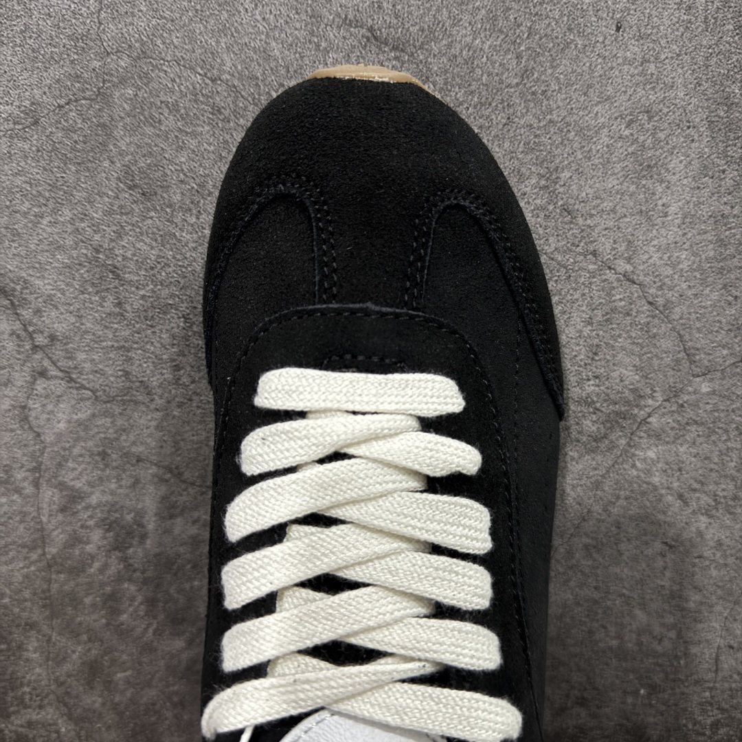 图片[5]-【Top版本】Alo yoga Sunset 舒适生活休闲鞋 原材料 版型完美 高品质 品牌故事Alo Yoga于2007年创立于洛杉矶，意在传播有意识的运动，同时激发人们的健康识与创造力。品牌的核心理念在于制作能够带来完美体验的瑜伽服饰与功能性单品，让有意识的运动融入并改变生活。Alo Yoga将其设计延伸到日常服饰概念，坚持不懈地捕捉当代时尚潮流，将品牌的运动美学理念、精致前卫的设计与舒适功能面料完美结合。与此同时，Alo Yoga的设计受到了时尚界人士与名人们的追捧，Talor Swift、Kendall Jenner等街拍照片中都曾出现品牌不同单品的身影。 尺码：36 – 45-选品中心