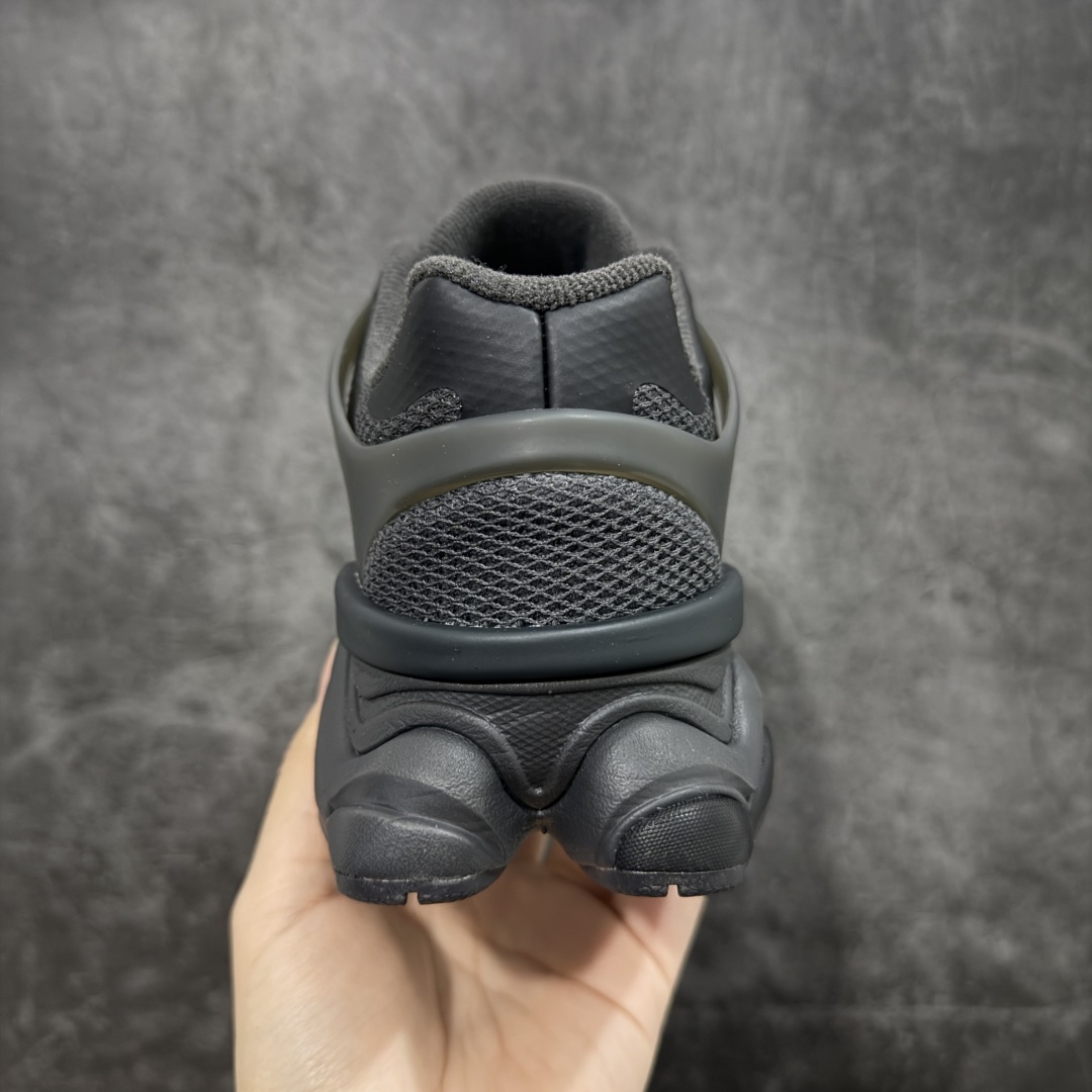 图片[4]-【纯原版】 New Balance NB9060 联名款 复古休闲运动慢跑鞋 灰色 U9060IAA 全套原楦原纸板原厂数据开发 进口三明治网面 原装进口翻毛皮料正确绒感卡色 正确中底拉帮中底网布细节 原厂标裁 带紫光防伪 定制后跟透明水晶模块 冲裁组合 大底贴合程度胶水上色把控完美 整洁度挑战全网艺术家 多道序QC把关品质完善 匠心打造 耗时两个月开发完成 工艺极其复杂难度可想而知 新开独立私模大底 全网唯一正确六层组合大底 高端零售专供产物 尺码：36 37 37.5 38 38.5 39 40 40.5 41 42 42.5 43 44 45 46.5-选品中心