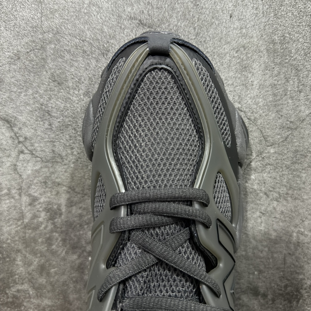 图片[5]-【纯原版】 New Balance NB9060 联名款 复古休闲运动慢跑鞋 灰色 U9060IAA 全套原楦原纸板原厂数据开发 进口三明治网面 原装进口翻毛皮料正确绒感卡色 正确中底拉帮中底网布细节 原厂标裁 带紫光防伪 定制后跟透明水晶模块 冲裁组合 大底贴合程度胶水上色把控完美 整洁度挑战全网艺术家 多道序QC把关品质完善 匠心打造 耗时两个月开发完成 工艺极其复杂难度可想而知 新开独立私模大底 全网唯一正确六层组合大底 高端零售专供产物 尺码：36 37 37.5 38 38.5 39 40 40.5 41 42 42.5 43 44 45 46.5-选品中心