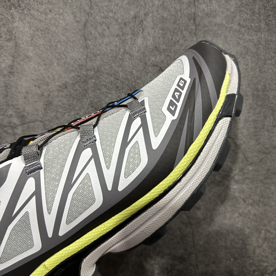图片[6]-【巅峰版】 Salomon XT-6 萨洛蒙复古潮流户外机能登山跑鞋 477390 纯原外贸平台特供订单 耗时半年巨作 全套原纸板楦头开发 原厂特供网布配套加持 确保原汁原味 完美呈现版型 原档数据独家私模五层组合大底 原装Ortholite轻量化鞋垫 中底布带钢印编号 原厂TPU锁扣 进口港宝加持 后跟自然饱满 还原公司包裹性 鞋面以“锯齿”状的包裹系统呈现 在基色底之下加入了各种色点缀 将公司的最新技术和时尚前卫的造型融入耐用的长跑款式中 鞋面由 TPU 薄膜制成 并焊接在高耐磨网眼上 使其既时尚又坚固 由 ACS底盘支撑 可增强稳定性和支撑力 以及由橡胶凸耳 Contragrip外底覆盖的 EVA 缓冲中底 旨在应对崎岖的地形 鞋舌上的彩色Salomon 标签、Quicklace 系统以及鞋头、鞋舌和鞋跟上的附加品牌使细节更加完美 让穿着者可以轻松驾驭户外与通勤下的任何运动生活场景 无缝鞋身户外随意纵横 颜值与脚感兼备 出街通勤 绝对非常吸睛 你值得拥有 尺码：36 36.5 37.5 38 38.5 39 40 40.5 41 42 42.5 43 44 44.5 45-选品中心