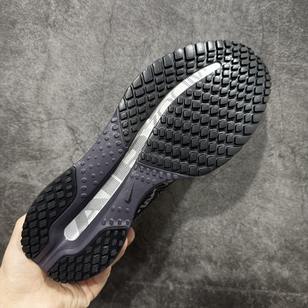 图片[9]-【S版纯原】Nike Pegasus Premium Airscape 舒适百搭减震防滑耐磨透气 低帮跑步鞋 深绿泼墨 IH0861-500    低帮跑步鞋，简约又不失活力，上脚超吸睛。  它不仅颜值高，性能更是一绝！  全掌气垫科技，减震防滑超耐磨，每一步都能感受到强劲回弹，给双脚舒适支撑。  透气鞋面，跑步时双脚也能自由呼吸。    #独家原包 原底原料 开模打造  #原厂鞋标 高精密准度  #原楦原纸板开发 匹配原版98%以上  #后跟弧度 正确呈现  #原厂皮料 质感无敌  #皮料切割干净 无任何毛边 清洁度细节完美    尺码：35.5-46-选品中心