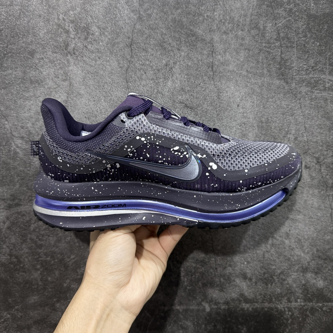 【S版纯原】Nike Pegasus Premium Airscape 舒适百搭减震防滑耐磨透气 低帮跑步鞋 深绿泼墨 IH0861-500    低帮跑步鞋，简约又不失活力，上脚超吸睛。  它不仅颜值高，性能更是一绝！  全掌气垫科技，减震防滑超耐磨，每一步都能感受到强劲回弹，给双脚舒适支撑。  透气鞋面，跑步时双脚也能自由呼吸。    #独家原包 原底原料 开模打造  #原厂鞋标 高精密准度  #原楦原纸板开发 匹配原版98%以上  #后跟弧度 正确呈现  #原厂皮料 质感无敌  #皮料切割干净 无任何毛边 清洁度细节完美    尺码：35.5-46-选品中心