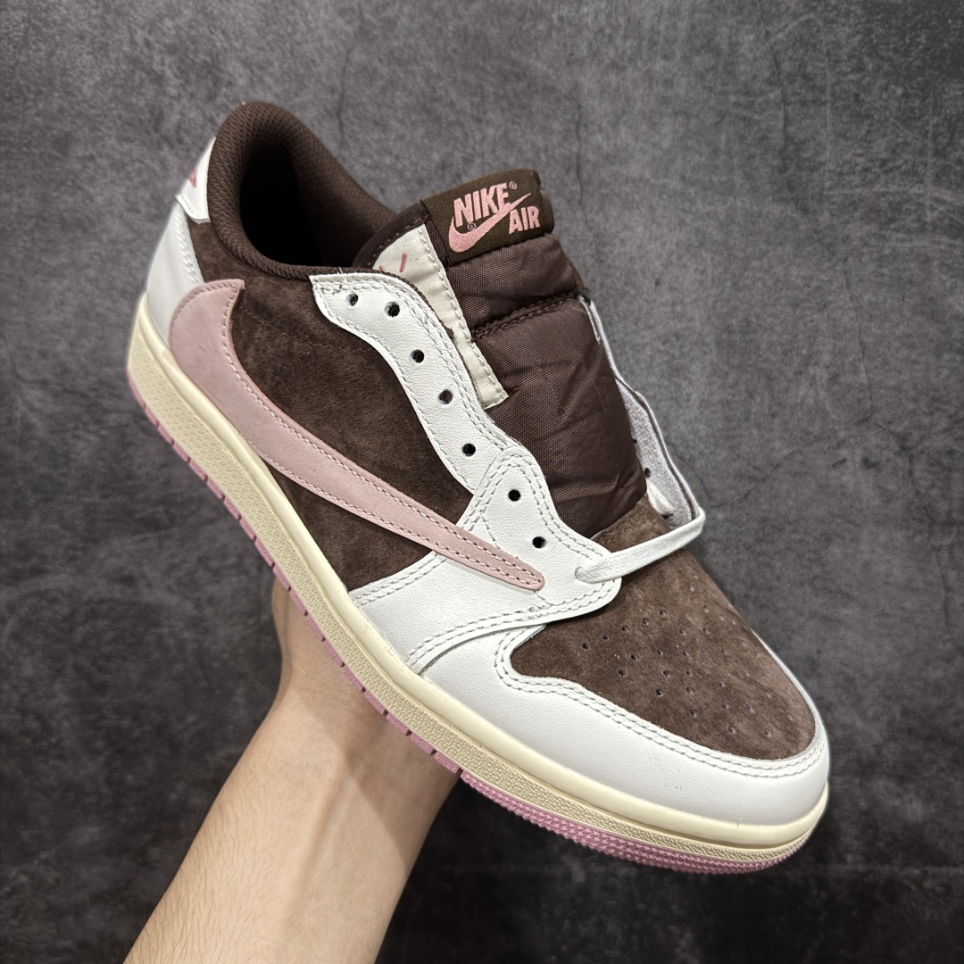 图片[3]-【原厂版】Air Jordan 1 x Travis Scott AJ1 x TS联名绿黑倒钩低帮 DZ4137-206 超级强悍品质 可对比市场各大纯原版本 专业aj大厂出品 对细节的把控毋庸置疑 材料也是用最接近原鞋的头层皮料 所有地方都没有做到减配 原厂鞋楦打造完美鞋型 整体鞋型以及后跟做的弧度做的非常好 鞋带为原厂打蜡鞋带 粗细程度同步原鞋 裁片清洁度到位 无明显瑕疵毛边 免修产品 正确针车 该重针 该有尖角的地方都有做到 鞋价格非常香 转手可闭眼卖高价 到手各位就知道货有多好 绝对秒杀一切同价格货品 尺码：36-47.5-选品中心