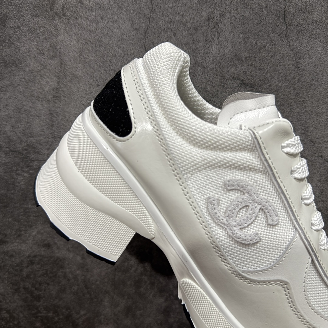 图片[7]-【莞顶礼盒版】CHANEL香奈儿25K 高跟运动鞋 全套官方统一礼盒顶级包装‼️ 拼色熊猫鞋必备爆款超级耐看，粗跟稳步增高 跟高4公分 秒变大长腿🦵 #运动休闲鞋 #老爹鞋 #厚底休闲鞋 #小香 #情侣老爹鞋 #休闲鞋穿搭 #香奈儿鞋 #chanel鞋 #运动鞋 #熊猫鞋 采用鞋面进口拼色小牛皮 内里进口透气网 大底采用TPU耐磨 颜色：黑色 白色 尺码：35 36 37 38 39 40-选品中心