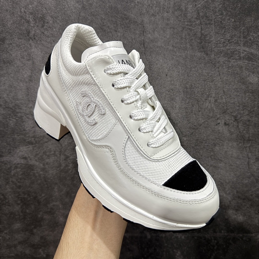 图片[3]-【莞顶礼盒版】CHANEL香奈儿25K 高跟运动鞋 全套官方统一礼盒顶级包装‼️ 拼色熊猫鞋必备爆款超级耐看，粗跟稳步增高 跟高4公分 秒变大长腿🦵 #运动休闲鞋 #老爹鞋 #厚底休闲鞋 #小香 #情侣老爹鞋 #休闲鞋穿搭 #香奈儿鞋 #chanel鞋 #运动鞋 #熊猫鞋 采用鞋面进口拼色小牛皮 内里进口透气网 大底采用TPU耐磨 颜色：黑色 白色 尺码：35 36 37 38 39 40-选品中心