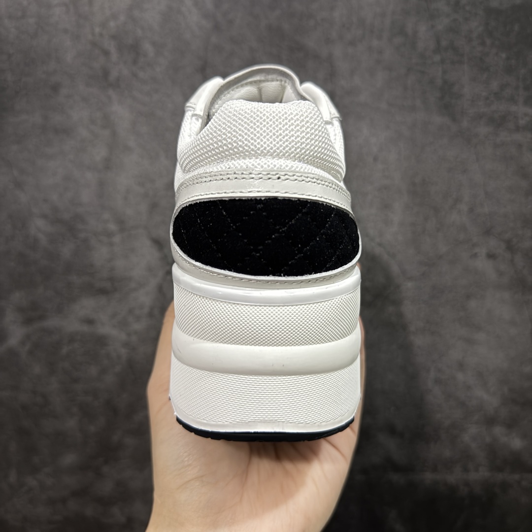 图片[4]-【莞顶礼盒版】CHANEL香奈儿25K 高跟运动鞋 全套官方统一礼盒顶级包装‼️ 拼色熊猫鞋必备爆款超级耐看，粗跟稳步增高 跟高4公分 秒变大长腿🦵 #运动休闲鞋 #老爹鞋 #厚底休闲鞋 #小香 #情侣老爹鞋 #休闲鞋穿搭 #香奈儿鞋 #chanel鞋 #运动鞋 #熊猫鞋 采用鞋面进口拼色小牛皮 内里进口透气网 大底采用TPU耐磨 颜色：黑色 白色 尺码：35 36 37 38 39 40-选品中心