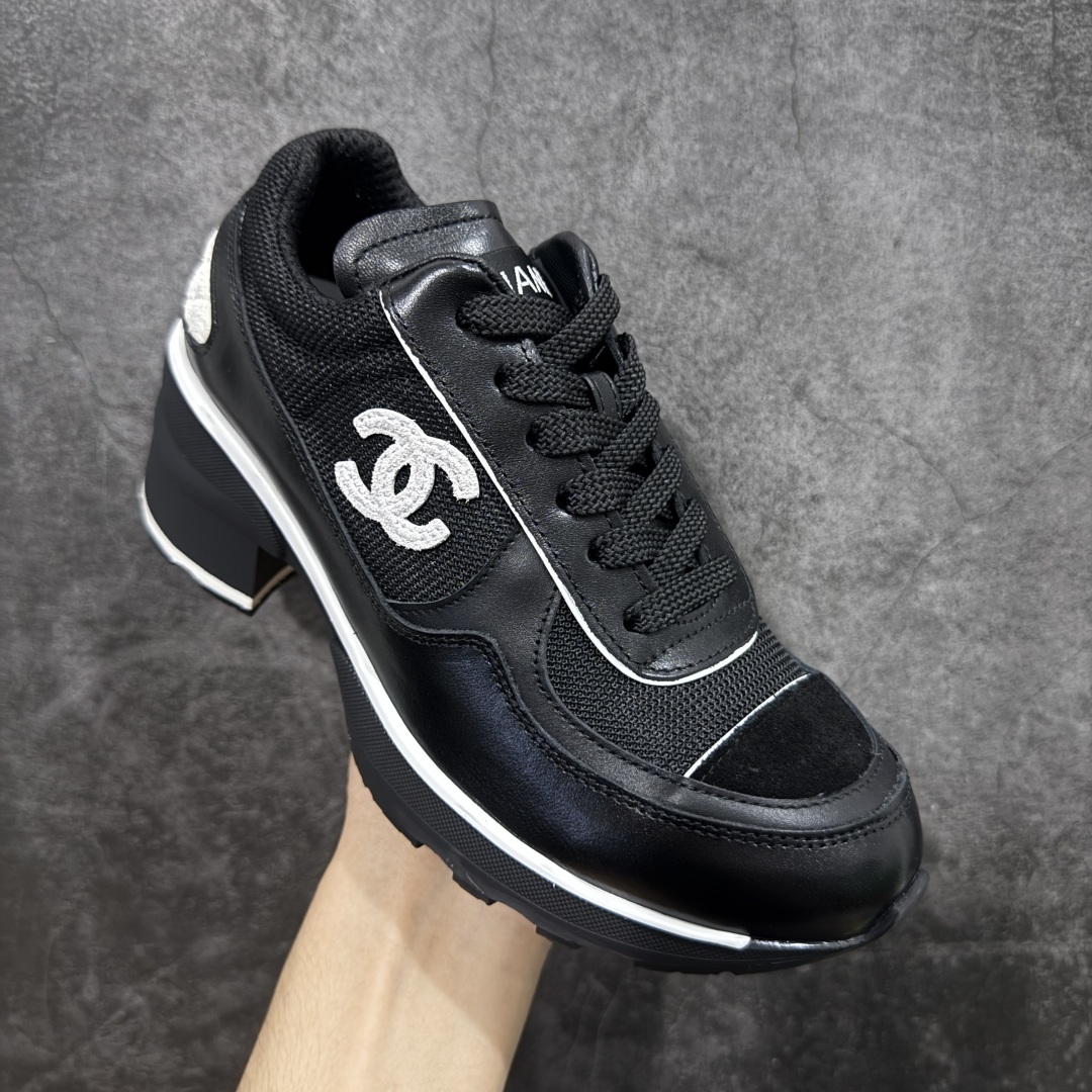 图片[3]-【莞顶礼盒版】CHANEL香奈儿25K 高跟运动鞋 全套官方统一礼盒顶级包装‼️ 拼色熊猫鞋必备爆款超级耐看，粗跟稳步增高 跟高4公分 秒变大长腿🦵 #运动休闲鞋 #老爹鞋 #厚底休闲鞋 #小香 #情侣老爹鞋 #休闲鞋穿搭 #香奈儿鞋 #chanel鞋 #运动鞋 #熊猫鞋 采用鞋面进口拼色小牛皮 内里进口透气网 大底采用TPU耐磨 颜色：黑色 白色 尺码：35 36 37 38 39 40-选品中心