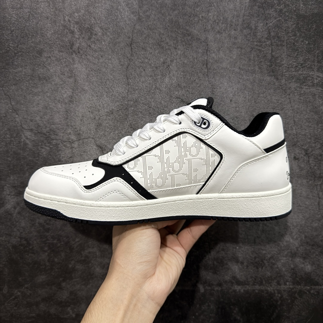 图片[2]-【莞产礼盒版】2025s Dior迪奥B27系列市面顶级版本出货‼ 全新礼盒包装版本 市面为数不多的“真正原鞋拆解开发”选材耗时就半个多月 进口原厂皮料 无色差细节拉满 敢与AJ大迪奥相媲美，由意大利工坊匠心打造，黄俊捷、林一等各大明星、网红博主争先上脚且全国各大专柜一鞋难求💥鞋面牛皮拼接D印花LOGO✔内里进口网布、TPU大底以别具一格的立体效果，展现摩登优雅格调，高街潮流搭配必备潮品。 码数39-45-选品中心