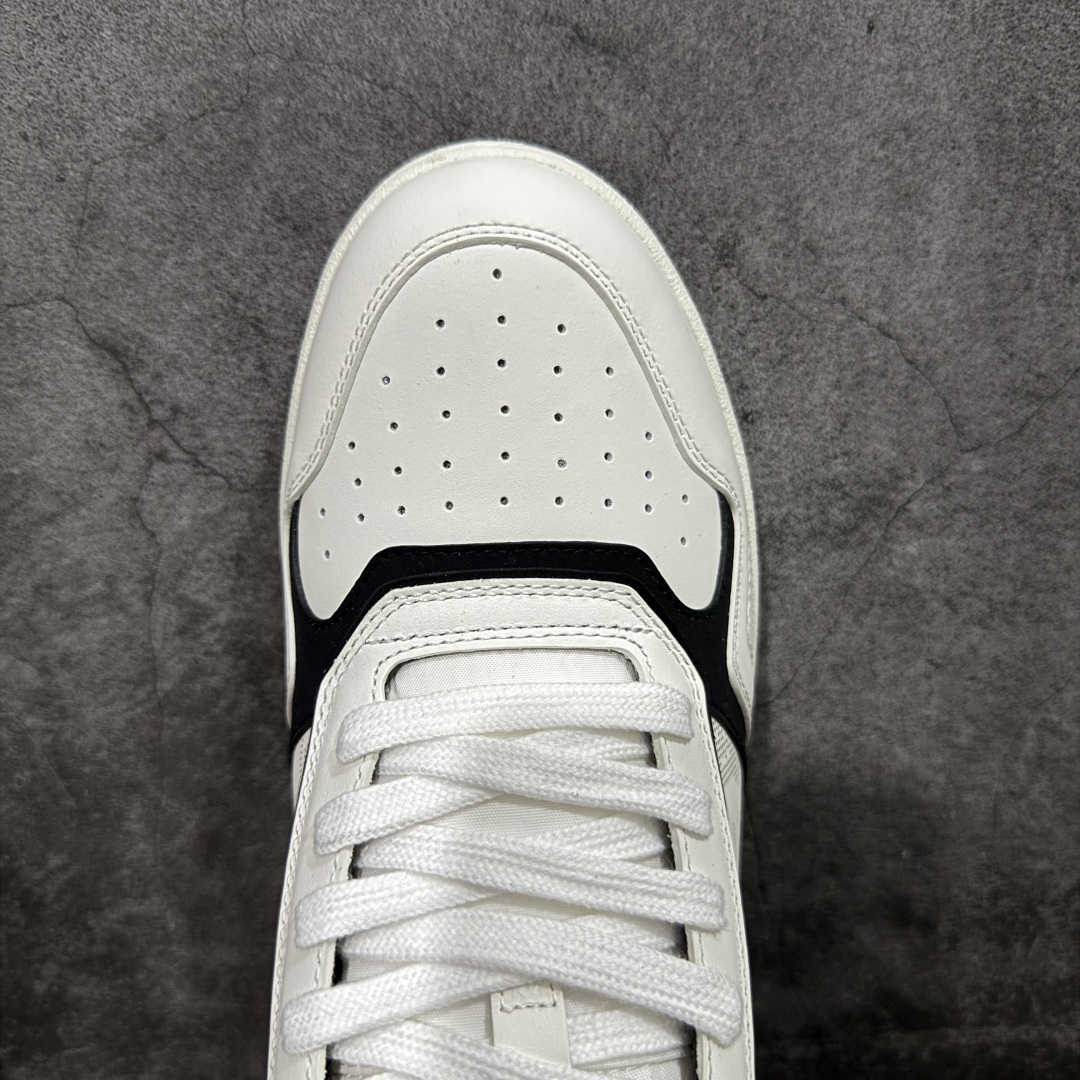 图片[5]-【莞产礼盒版】2025s Dior迪奥B27系列市面顶级版本出货‼ 全新礼盒包装版本 市面为数不多的“真正原鞋拆解开发”选材耗时就半个多月 进口原厂皮料 无色差细节拉满 敢与AJ大迪奥相媲美，由意大利工坊匠心打造，黄俊捷、林一等各大明星、网红博主争先上脚且全国各大专柜一鞋难求💥鞋面牛皮拼接D印花LOGO✔内里进口网布、TPU大底以别具一格的立体效果，展现摩登优雅格调，高街潮流搭配必备潮品。 码数39-45-选品中心