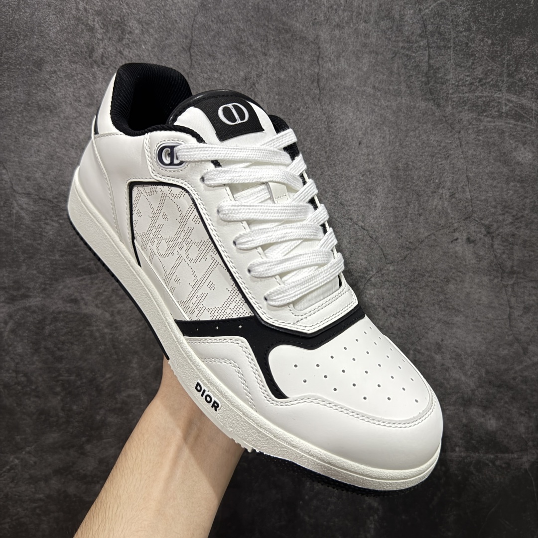 图片[3]-【莞产礼盒版】2025s Dior迪奥B27系列市面顶级版本出货‼ 全新礼盒包装版本 市面为数不多的“真正原鞋拆解开发”选材耗时就半个多月 进口原厂皮料 无色差细节拉满 敢与AJ大迪奥相媲美，由意大利工坊匠心打造，黄俊捷、林一等各大明星、网红博主争先上脚且全国各大专柜一鞋难求💥鞋面牛皮拼接D印花LOGO✔内里进口网布、TPU大底以别具一格的立体效果，展现摩登优雅格调，高街潮流搭配必备潮品。 码数39-45-选品中心