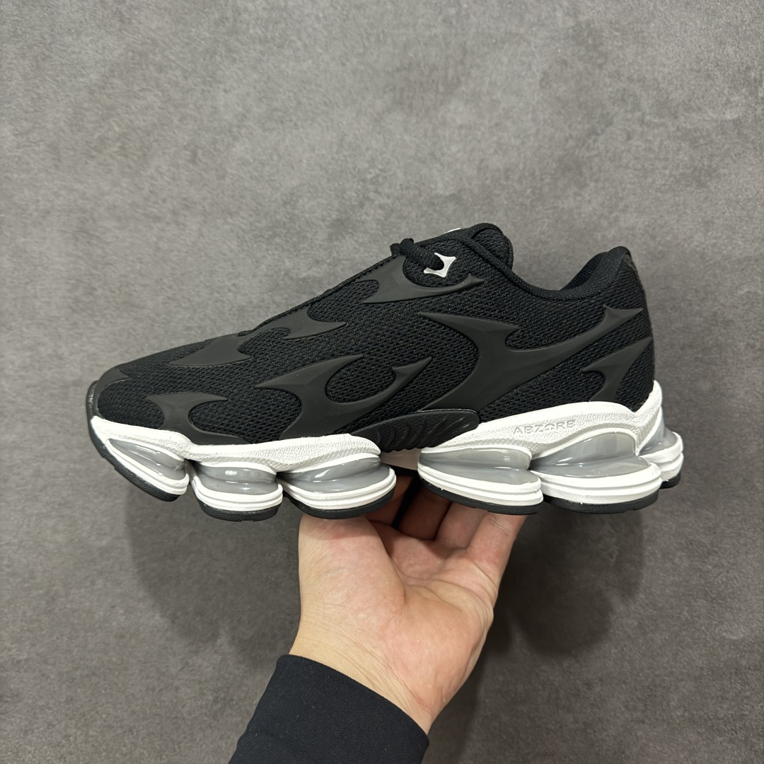 图片[2]-【公司级】New Balance 新百伦 NB20005 网面休闲跑步鞋 复古还要机能，NB官方重磅新品。一款融合复古设计与现代科技的跑鞋，以其经典的造型和舒适脚感，成为2025年复古潮流爱好的推荐单品。 极具视觉冲击力的5根ABZORB单元，以及无缝鞋面的设计，加上3M反光材质的装饰，比之前推出的9060系列更夸张，更具未来感。 货号：U20005UB 尺码：36-45-选品中心