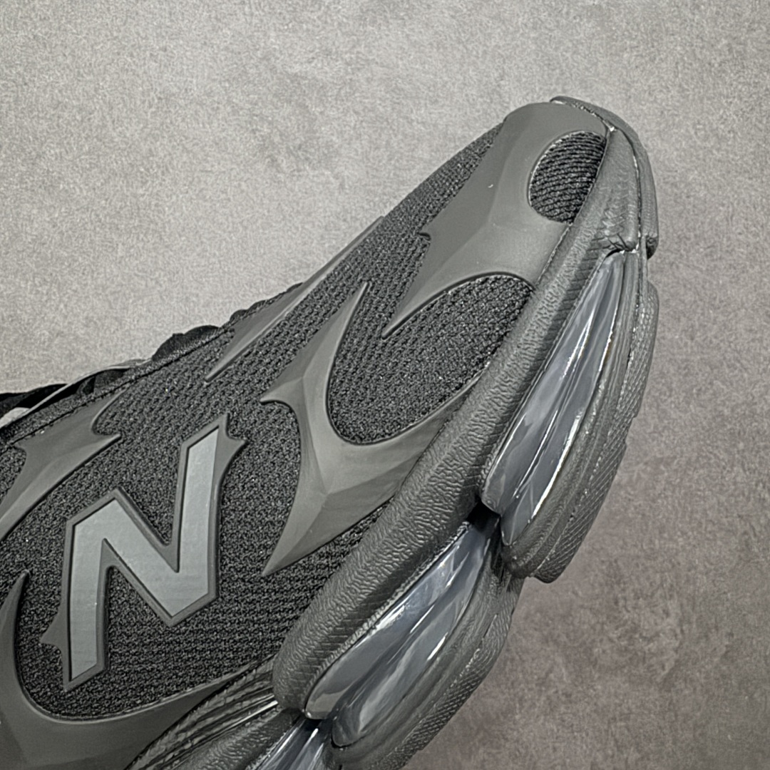 图片[5]-【公司级】New Balance 新百伦 NB20005 网面休闲跑步鞋 复古还要机能，NB官方重磅新品。一款融合复古设计与现代科技的跑鞋，以其经典的造型和舒适脚感，成为2025年复古潮流爱好的推荐单品。 极具视觉冲击力的5根ABZORB单元，以及无缝鞋面的设计，加上3M反光材质的装饰，比之前推出的9060系列更夸张，更具未来感。 货号：U20005US 尺码：36-45-选品中心