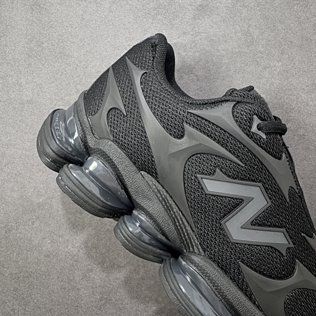 图片[6]-【公司级】New Balance 新百伦 NB20005 网面休闲跑步鞋 复古还要机能，NB官方重磅新品。一款融合复古设计与现代科技的跑鞋，以其经典的造型和舒适脚感，成为2025年复古潮流爱好的推荐单品。 极具视觉冲击力的5根ABZORB单元，以及无缝鞋面的设计，加上3M反光材质的装饰，比之前推出的9060系列更夸张，更具未来感。 货号：U20005US 尺码：36-45-选品中心