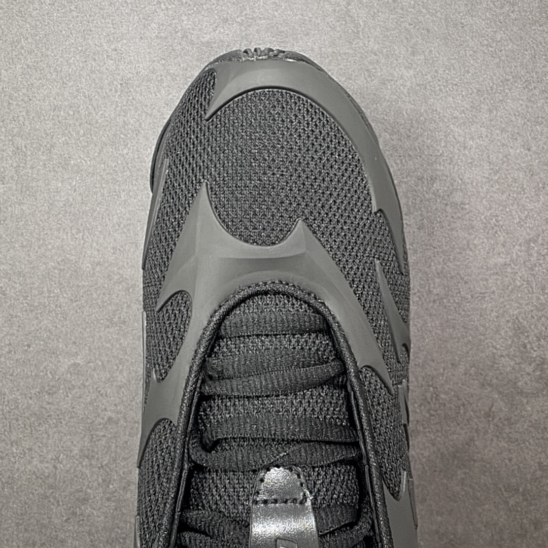 图片[8]-【公司级】New Balance 新百伦 NB20005 网面休闲跑步鞋 复古还要机能，NB官方重磅新品。一款融合复古设计与现代科技的跑鞋，以其经典的造型和舒适脚感，成为2025年复古潮流爱好的推荐单品。 极具视觉冲击力的5根ABZORB单元，以及无缝鞋面的设计，加上3M反光材质的装饰，比之前推出的9060系列更夸张，更具未来感。 货号：U20005US 尺码：36-45-选品中心