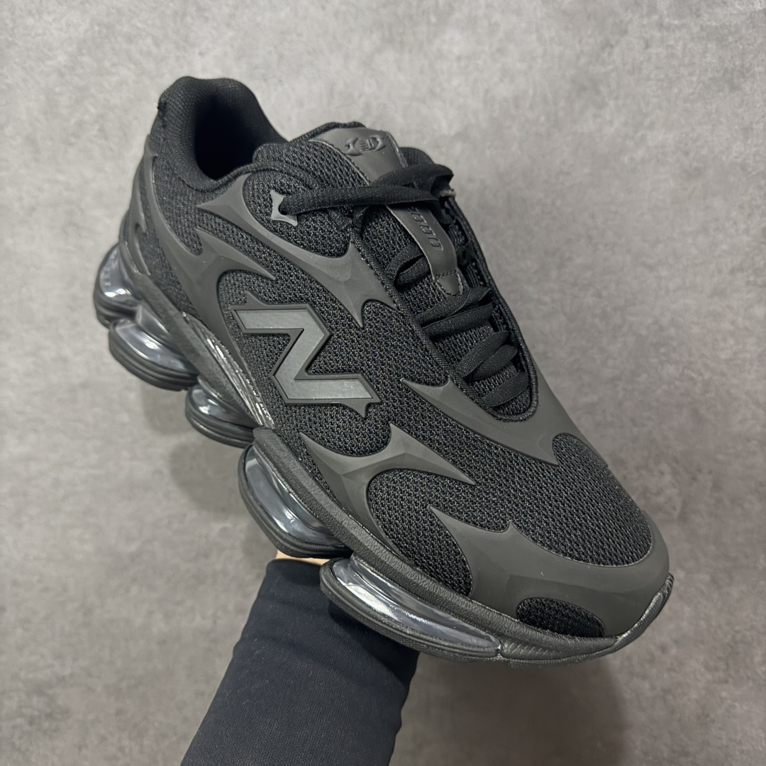 图片[3]-【公司级】New Balance 新百伦 NB20005 网面休闲跑步鞋 复古还要机能，NB官方重磅新品。一款融合复古设计与现代科技的跑鞋，以其经典的造型和舒适脚感，成为2025年复古潮流爱好的推荐单品。 极具视觉冲击力的5根ABZORB单元，以及无缝鞋面的设计，加上3M反光材质的装饰，比之前推出的9060系列更夸张，更具未来感。 货号：U20005US 尺码：36-45-选品中心