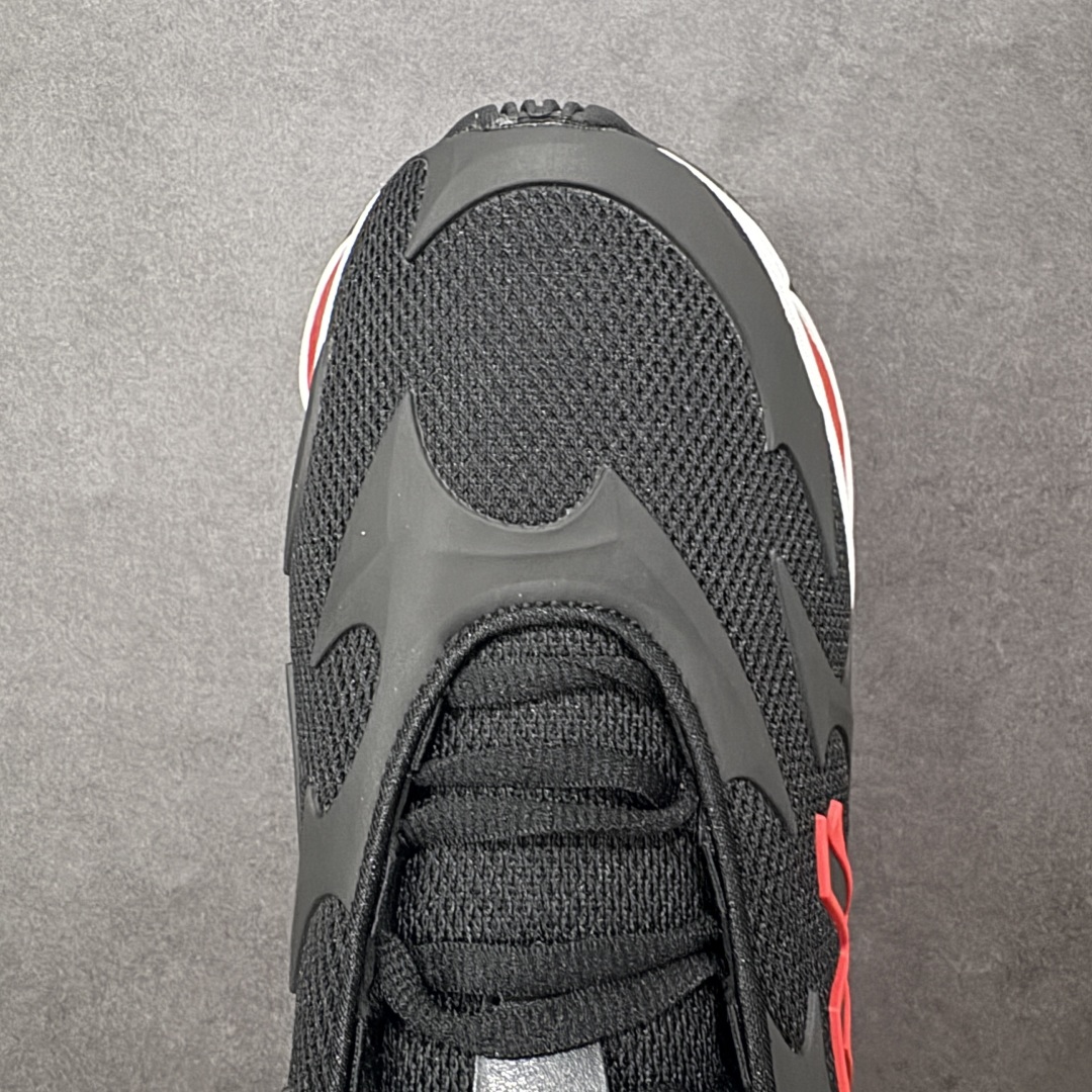 图片[8]-【公司级】New Balance 新百伦 NB20005 网面休闲跑步鞋 复古还要机能，NB官方重磅新品。一款融合复古设计与现代科技的跑鞋，以其经典的造型和舒适脚感，成为2025年复古潮流爱好的推荐单品。 极具视觉冲击力的5根ABZORB单元，以及无缝鞋面的设计，加上3M反光材质的装饰，比之前推出的9060系列更夸张，更具未来感。 货号：U20005UA 尺码：36-45-选品中心