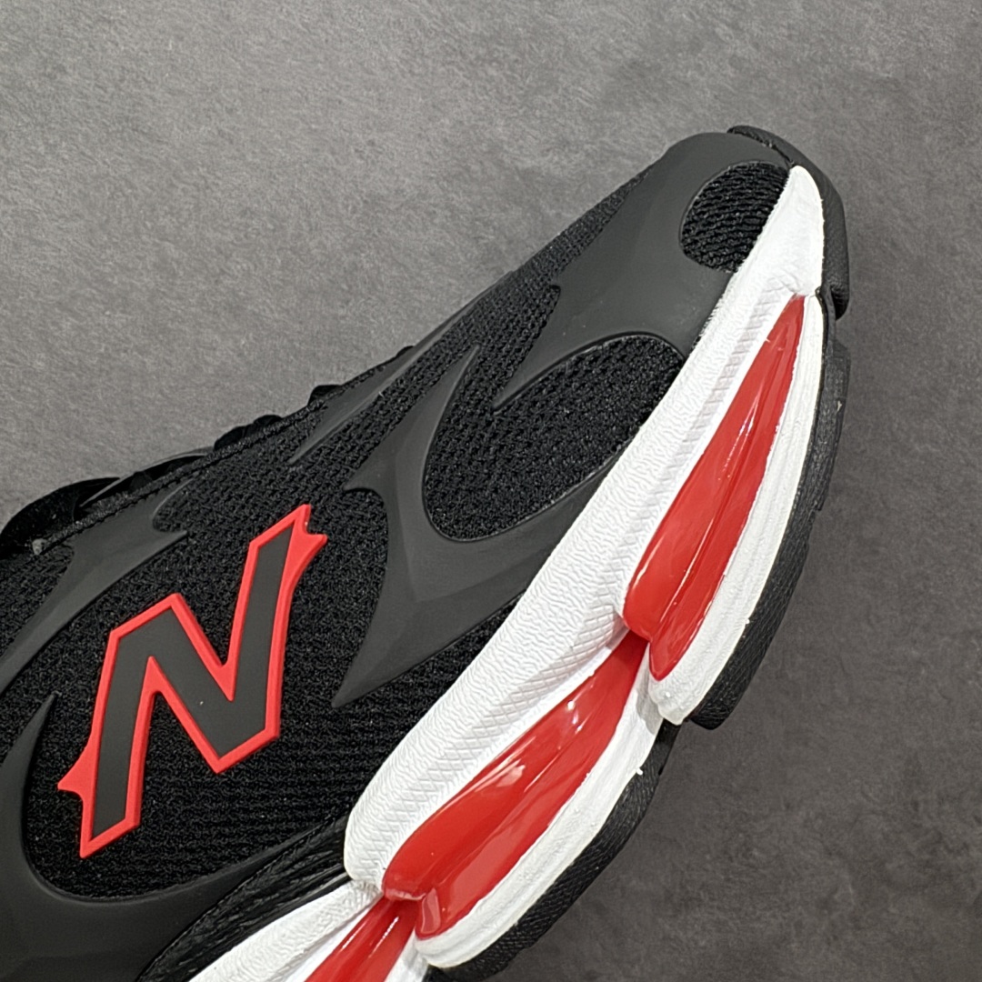 图片[5]-【公司级】New Balance 新百伦 NB20005 网面休闲跑步鞋 复古还要机能，NB官方重磅新品。一款融合复古设计与现代科技的跑鞋，以其经典的造型和舒适脚感，成为2025年复古潮流爱好的推荐单品。 极具视觉冲击力的5根ABZORB单元，以及无缝鞋面的设计，加上3M反光材质的装饰，比之前推出的9060系列更夸张，更具未来感。 货号：U20005UA 尺码：36-45-选品中心