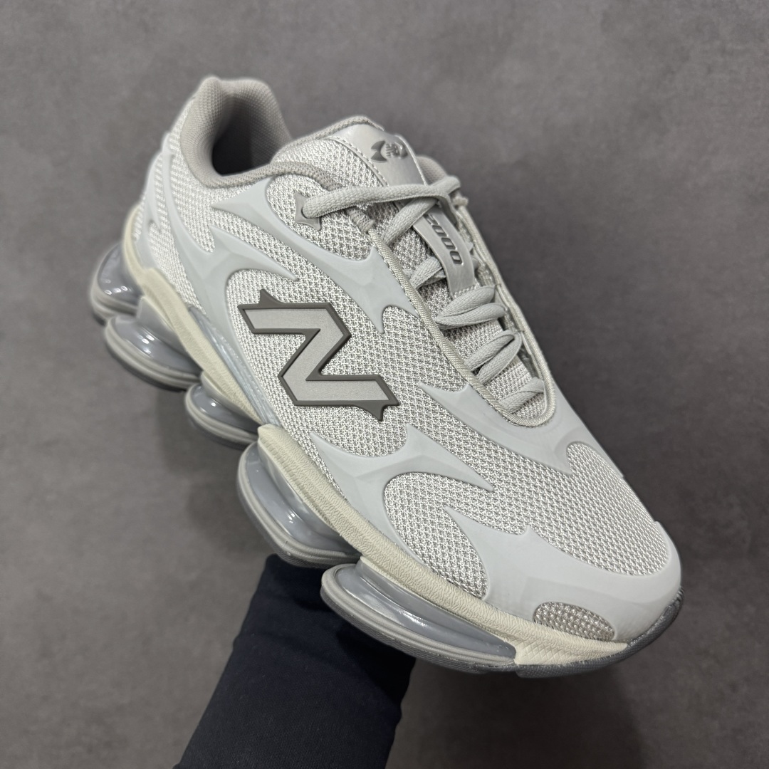 图片[3]-【公司级】New Balance 新百伦 NB20005 网面休闲跑步鞋 复古还要机能，NB官方重磅新品。一款融合复古设计与现代科技的跑鞋，以其经典的造型和舒适脚感，成为2025年复古潮流爱好的推荐单品。 极具视觉冲击力的5根ABZORB单元，以及无缝鞋面的设计，加上3M反光材质的装饰，比之前推出的9060系列更夸张，更具未来感。 货号：U20005UW 尺码：36-45-选品中心