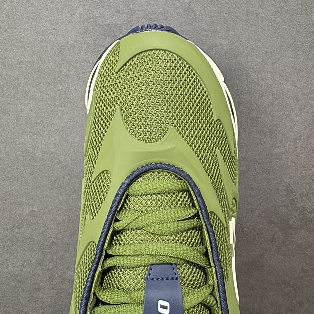 图片[8]-【公司级】New Balance 新百伦 NB20005 网面休闲跑步鞋 复古还要机能，NB官方重磅新品。一款融合复古设计与现代科技的跑鞋，以其经典的造型和舒适脚感，成为2025年复古潮流爱好的推荐单品。 极具视觉冲击力的5根ABZORB单元，以及无缝鞋面的设计，加上3M反光材质的装饰，比之前推出的9060系列更夸张，更具未来感。 货号：U20005UD 尺码：36-45-选品中心