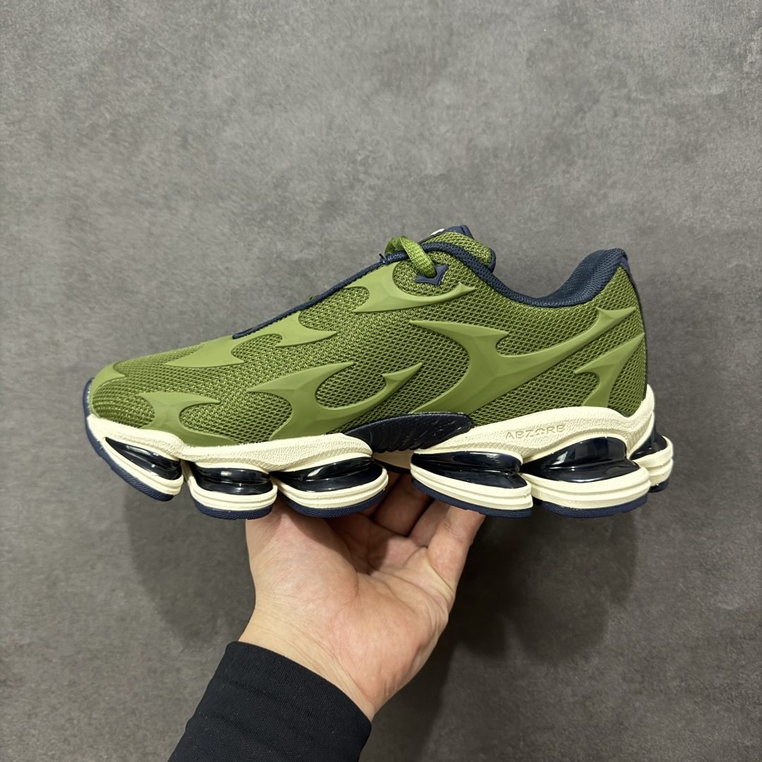 图片[2]-【公司级】New Balance 新百伦 NB20005 网面休闲跑步鞋 复古还要机能，NB官方重磅新品。一款融合复古设计与现代科技的跑鞋，以其经典的造型和舒适脚感，成为2025年复古潮流爱好的推荐单品。 极具视觉冲击力的5根ABZORB单元，以及无缝鞋面的设计，加上3M反光材质的装饰，比之前推出的9060系列更夸张，更具未来感。 货号：U20005UD 尺码：36-45-选品中心