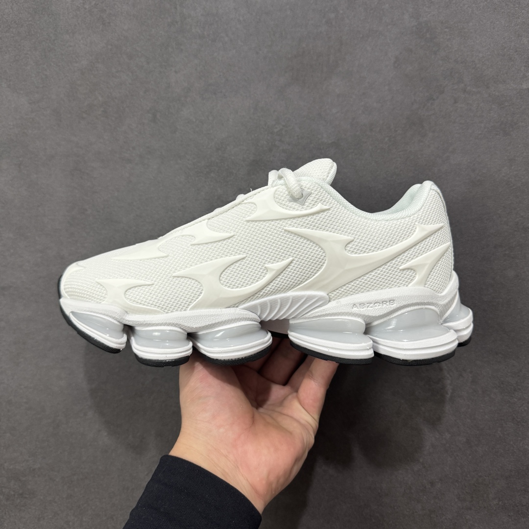 图片[2]-【公司级】New Balance 新百伦 NB20005 网面休闲跑步鞋 复古还要机能，NB官方重磅新品。一款融合复古设计与现代科技的跑鞋，以其经典的造型和舒适脚感，成为2025年复古潮流爱好的推荐单品。 极具视觉冲击力的5根ABZORB单元，以及无缝鞋面的设计，加上3M反光材质的装饰，比之前推出的9060系列更夸张，更具未来感。 货号：U20005UC 尺码：36-45-选品中心