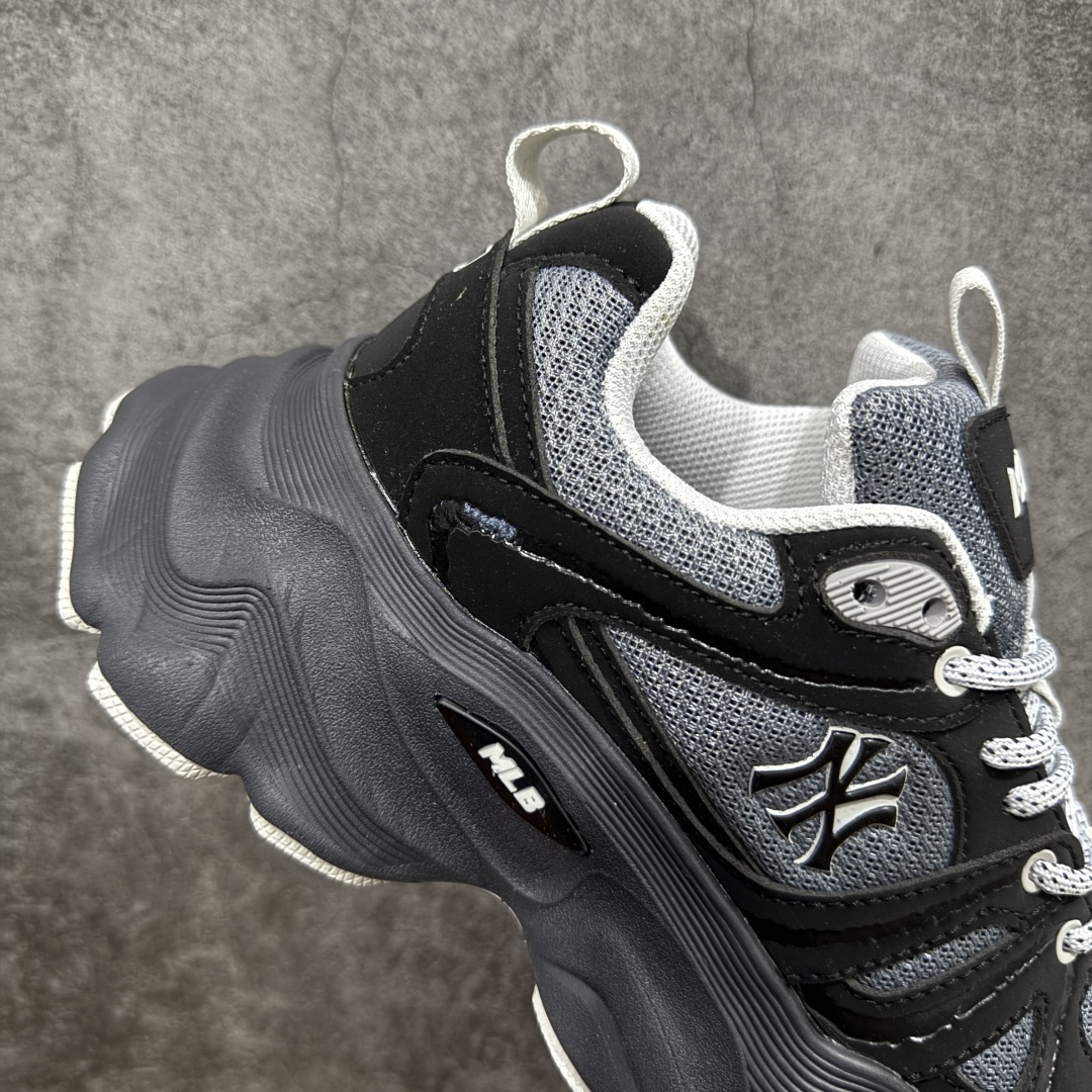 图片[7]-【纯原版】MLB Winner Chunky 25新款 NY百搭舒适休闲潮流运动厚底增高 防滑耐磨 低帮 老爹鞋 男女同款 潮流厚底时尚街头赛博皮面老爹鞋 MLB官方同步出货 虞书欣等众多潮流明星同款 高弹双层MD大底 原楦原档案数据开发版型（完美鞋头弧度/后套收口效果🆚市面文案版本‼️） 原厂立体填充鞋舌海绵 中底注胶孔原数据开发模具大底原厂转印标市面上唯一纯原版本 原材料打造 内增高6cm 原厂1：1模具开发 原厂进口纳米材质 原厂 全套手提袋 原盒雷射防伪标包装 天猫订单品质 官网尺码：35 36 36.5 37.5 38 38.5 39 40 40.5 41 42 42.5 43 44 45-选品中心