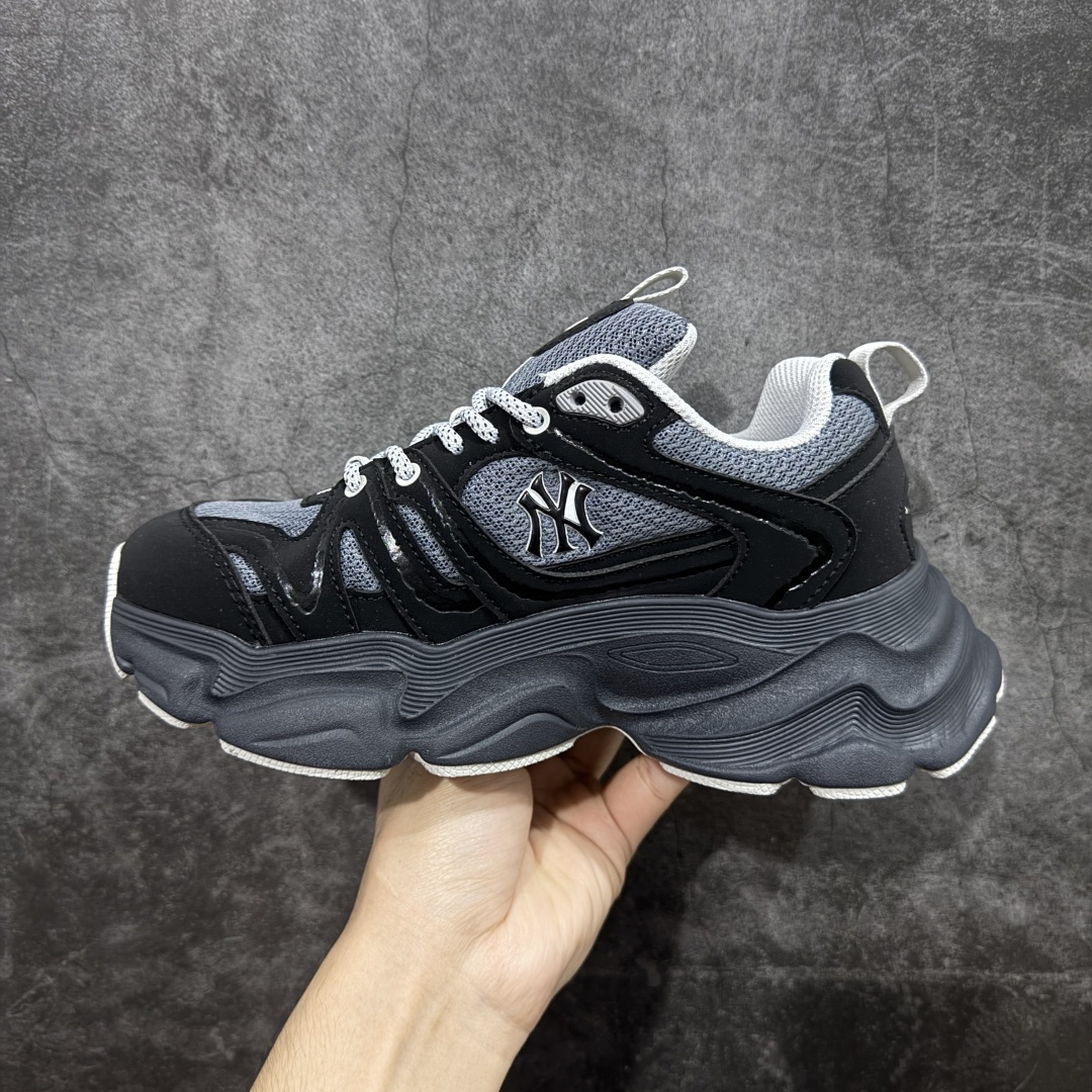 图片[2]-【纯原版】MLB Winner Chunky 25新款 NY百搭舒适休闲潮流运动厚底增高 防滑耐磨 低帮 老爹鞋 男女同款 潮流厚底时尚街头赛博皮面老爹鞋 MLB官方同步出货 虞书欣等众多潮流明星同款 高弹双层MD大底 原楦原档案数据开发版型（完美鞋头弧度/后套收口效果🆚市面文案版本‼️） 原厂立体填充鞋舌海绵 中底注胶孔原数据开发模具大底原厂转印标市面上唯一纯原版本 原材料打造 内增高6cm 原厂1：1模具开发 原厂进口纳米材质 原厂 全套手提袋 原盒雷射防伪标包装 天猫订单品质 官网尺码：35 36 36.5 37.5 38 38.5 39 40 40.5 41 42 42.5 43 44 45-选品中心