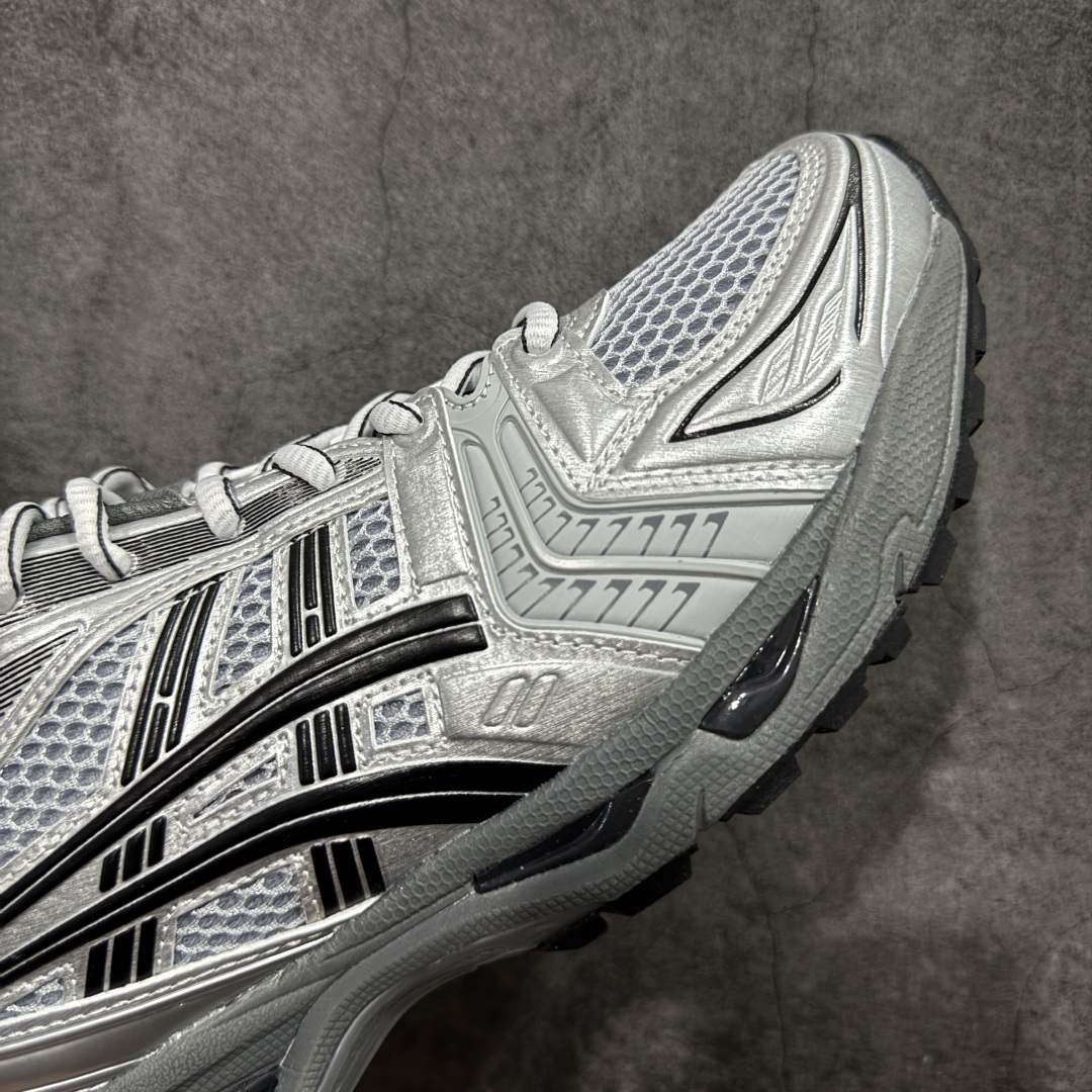 图片[6]-【总裁版】 ASICS GEL-KAYANO 14 亚瑟士系列轻量缓震休闲运动跑步鞋 市场天花板品质 鞋型细节秒杀市场流通版本 知名大厂出品 原版开发 细节完美把控 独家私模五层组合大底 原厂定制缓震硅胶加持 原盒原配 官方四联吊牌 一比一同步原鞋工艺和用料 后跟一样采用了GEL缓震胶 整体系列设计非常的科技感！ 锻炼跑步的同时让你一样时尚百搭！ 设计师 Hidenori Yamashita 以「Flash」一词为灵感，创造出未来感金属色鞋面，改造升级内在性能，由内而外全面革新，为 GEL-KAYANO 家族传承及经典跑鞋文化的延续，创下里程碑式作品。ASICS GEL – KAYANO 14 跑鞋重新诠释了复古的跑步形状，并以其 2000 年代后期的美学理念重新铺装，银色与蓝色的鞋面极为高档.网面铺陈与鞋面、鞋头多处细节位增添了透气性。ASICS GEL – KAYANO 14的鞋后跟部中底上以及多密度耐磨鞋底增加了 GEL 缓震胶，提供高抗冲击性、缓冲性、可保护脚部免受地面冲击的影响，穿着舒适性十足「入手同款」 尺码：36 37 37.5 38 39 39.5 40.5 41.5 42 42.5 43.5 44 45 46-选品中心