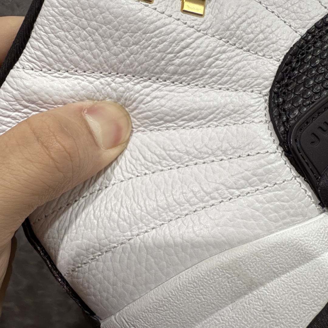 图片[3]-【顶级外贸版】Air Jordan AJ12 Retro 黑白金扣 CT8013-117 正确版本 原楦原纸板开发 原汁原味12代鞋型 进口原厂皮料 真碳板 原装材料 原厂定制金属扣 原厂电绣 细节到位 尺码：40 40.5 41 42 42.5 43 44 44.5 45 45.5 46 47.5-选品中心