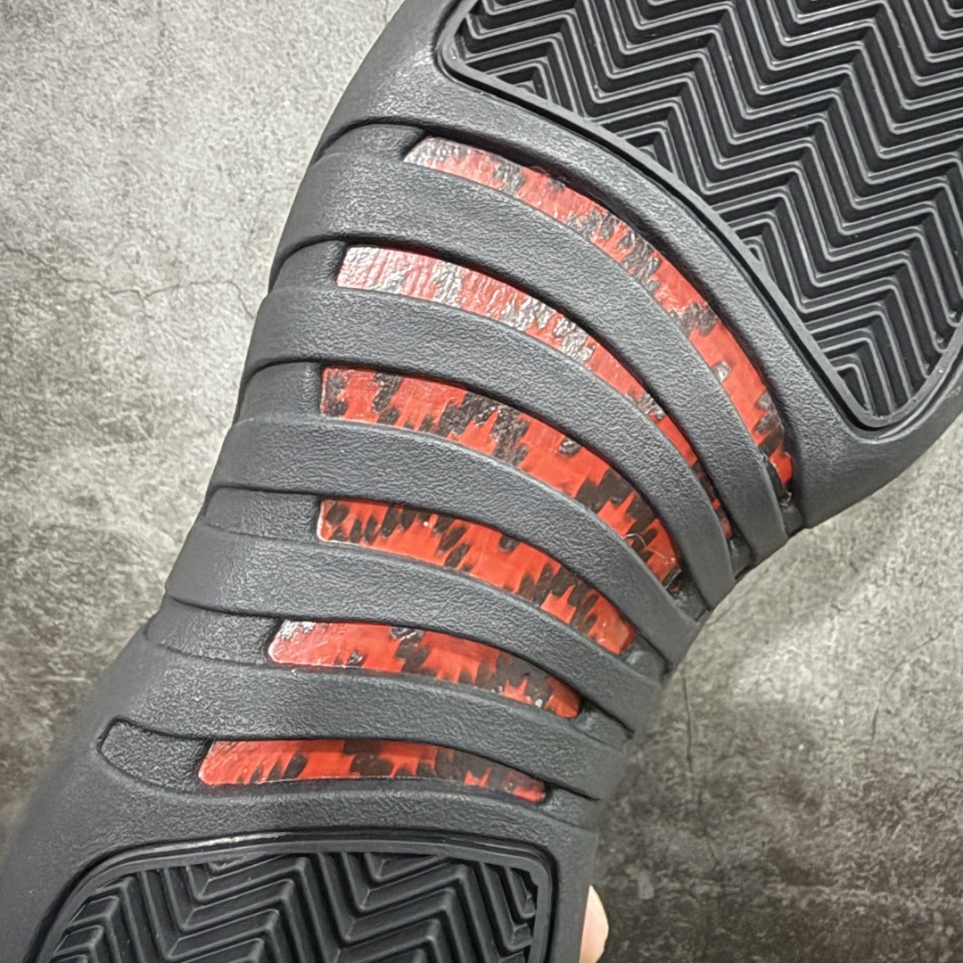 图片[9]-【顶级外贸版】Air Jordan AJ12 Retro 黑红 CT8013-001 正确版本 原楦原纸板开发 原汁原味12代鞋型 进口原厂皮料 真碳板 原装材料 原厂定制金属扣 原厂电绣 细节到位 尺码：40 40.5 41 42 42.5 43 44 44.5 45 45.5 46 47.5-选品中心