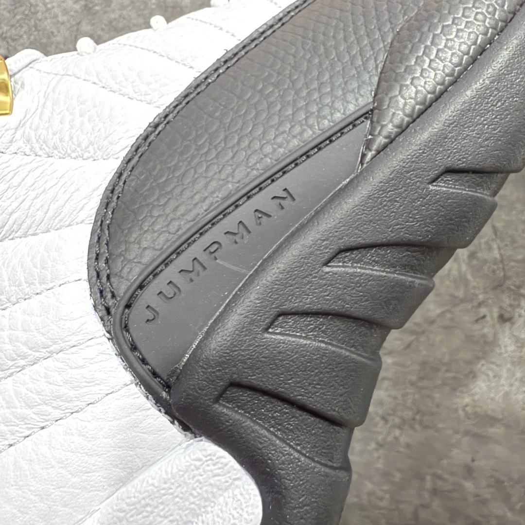 图片[4]-【莞产裁片】顶级Air Jordan AJ12 黑白金扣 货号：CT8013-117 原楦原纸板开发 原汁原味12代鞋型 进口原厂皮料 超软荔枝皮 质感满分 原厂碳板 原装材料 原厂定制金属扣 原厂电绣 支持与公司货全方位对比 只服务于5%懂鞋的高端客户 发国外可支持各种retail商店充正寄售 尺码：40 40.5 41 42 42.5 43 44 44.5 45 45.5 46 47.5-选品中心