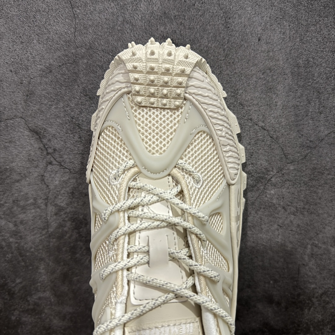 图片[5]-【GX版】Moncler Trailgrip Gore-Tex 蒙口越野旅行系列低帮厚底轻量户外登山运动鞋 盟可睐MONCLER TRAILGRIP 鞋履新季系列 前卫设计碰撞实用科技 轻盈面料无惧炎热夏季 Trailgrip运动鞋作为盟可睐Moncler的秋冬新作横空出世 融蕴品牌山地基因 运用科技前沿技术 征服野外复杂地形 醒目的胎纹设计搭配弧形橡胶鞋头 确保经久耐穿 为山野探险与都市畅游提供高效防护 Trailgrip 2023春夏系列将在既有的实用性基础之上 推出全新配色 并采用更轻材质 尺码：36-46-选品中心